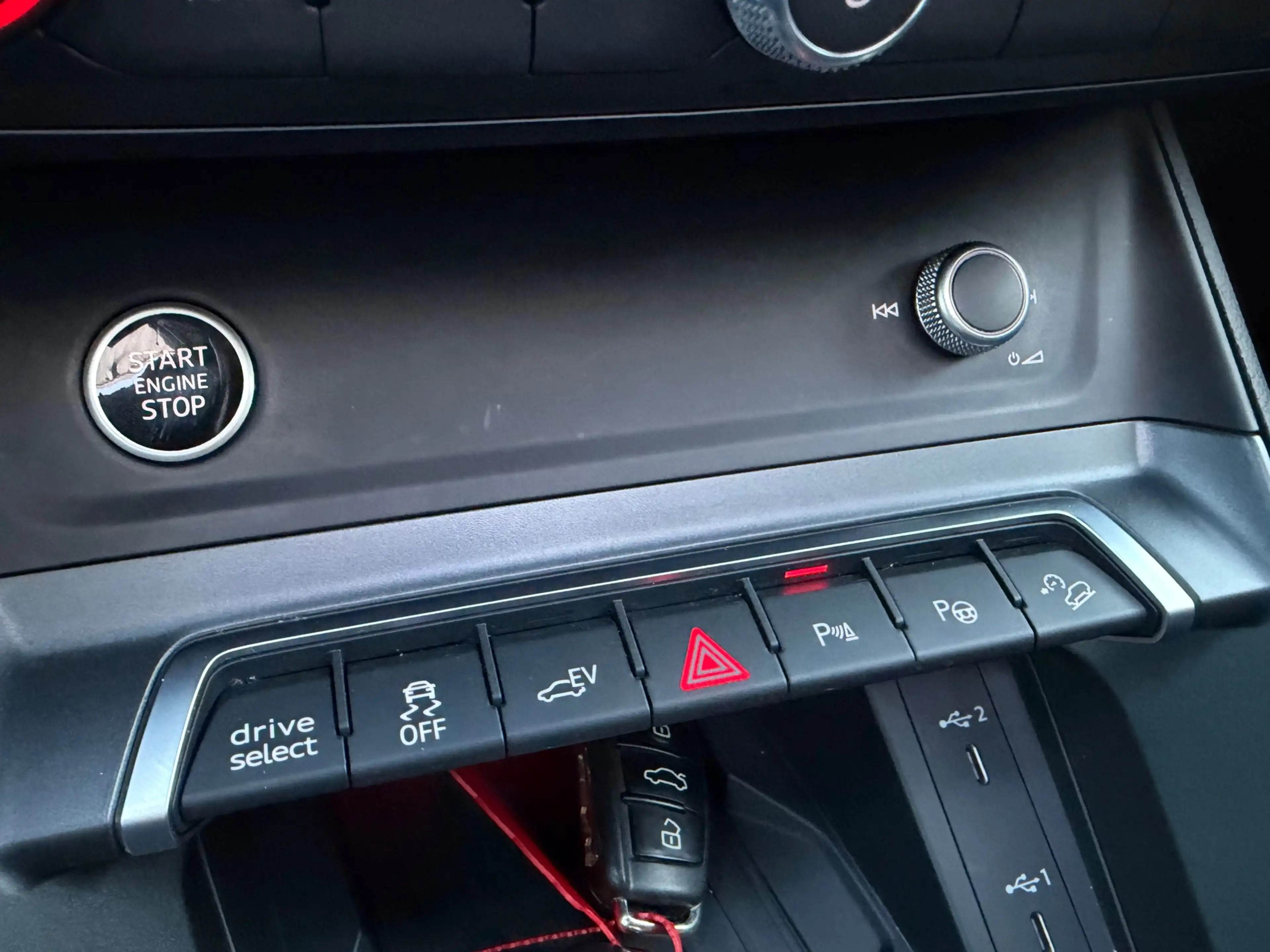 Audi Q3 45 TFSI e S Pano Sonos 360 Keyless Alcantara Trekh — photo 47