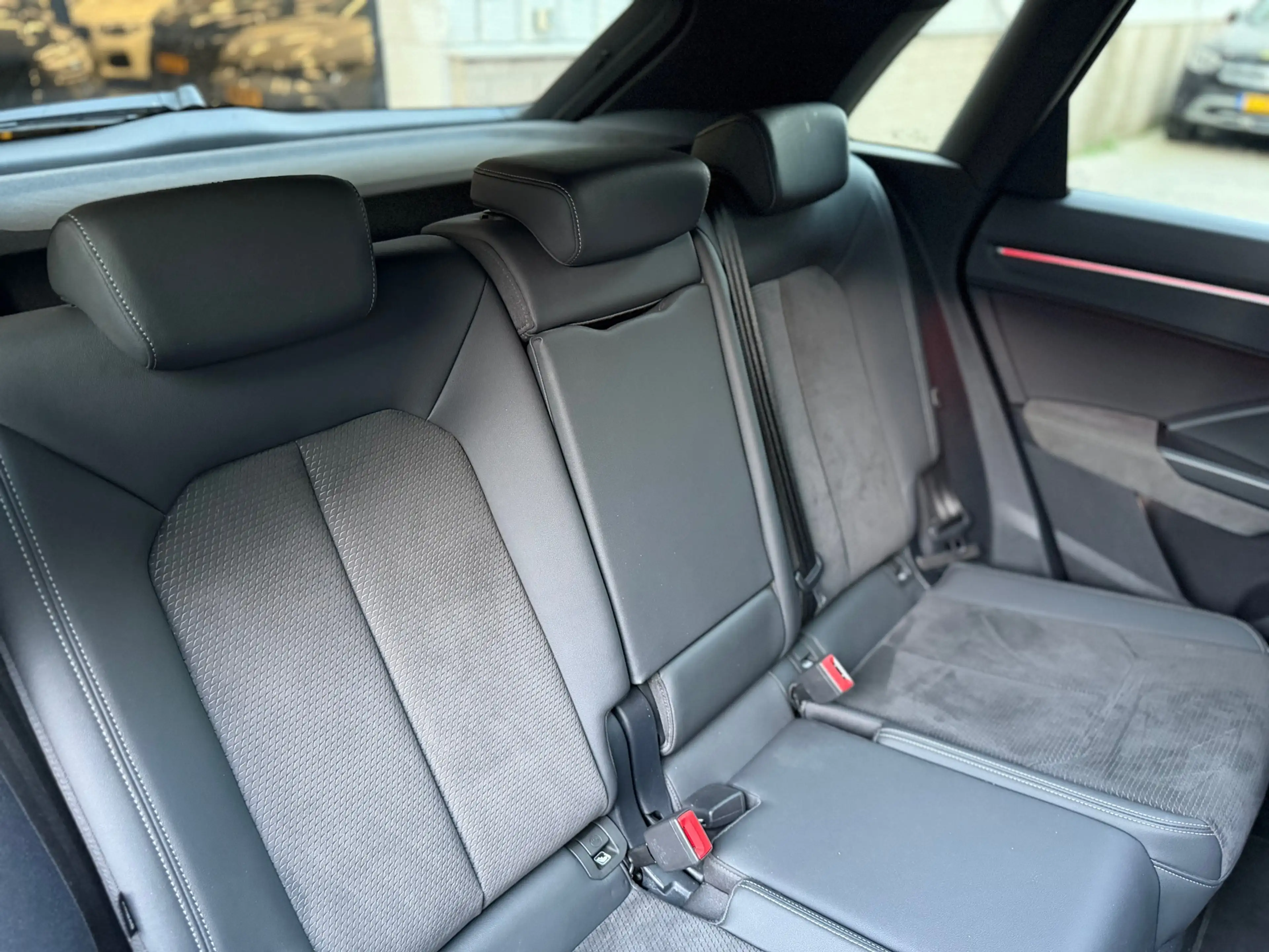 Audi Q3 45 TFSI e S Pano Sonos 360 Keyless Alcantara Trekh — photo 28