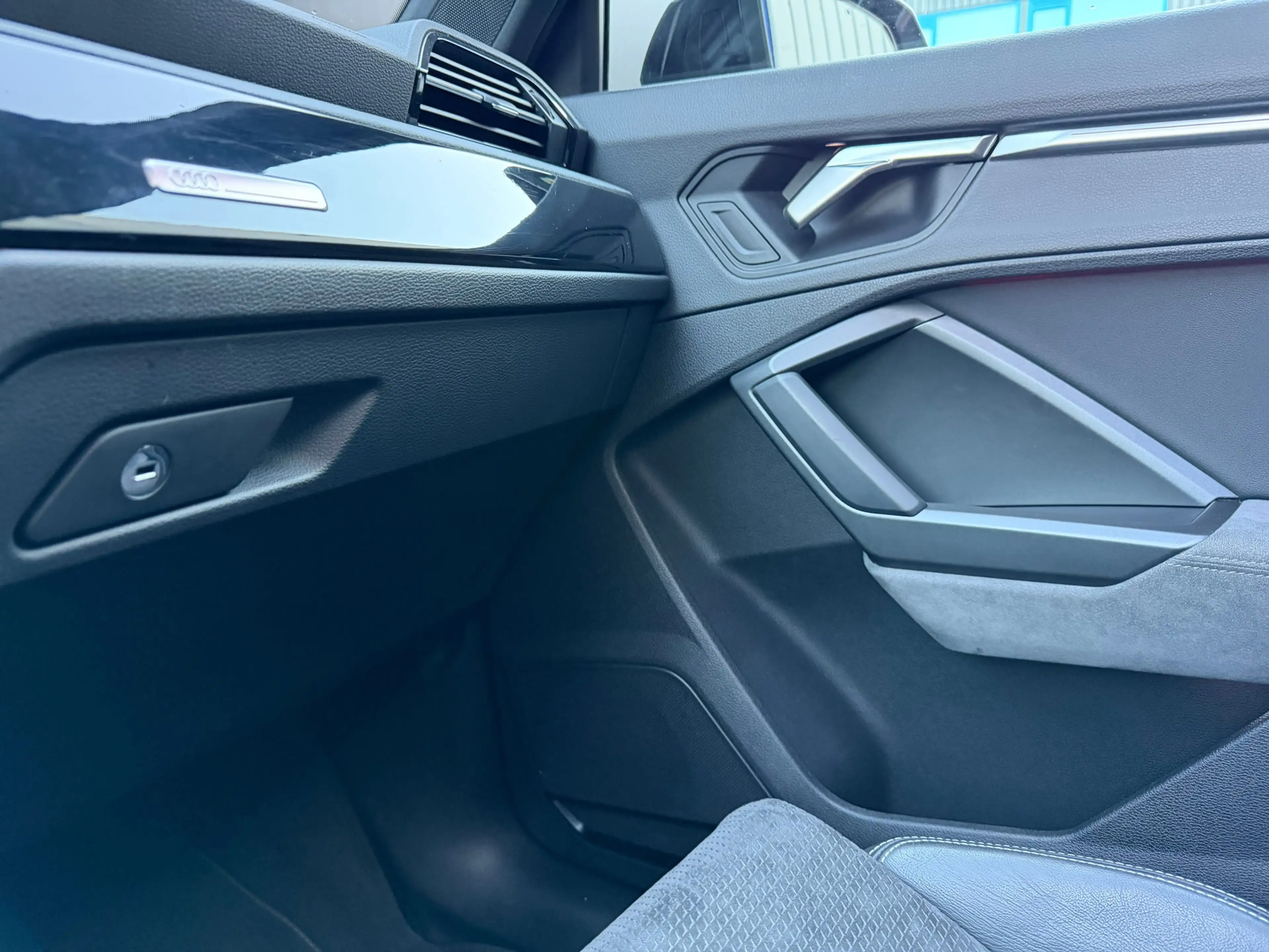 Audi Q3 45 TFSI e S Pano Sonos 360 Keyless Alcantara Trekh — photo 49