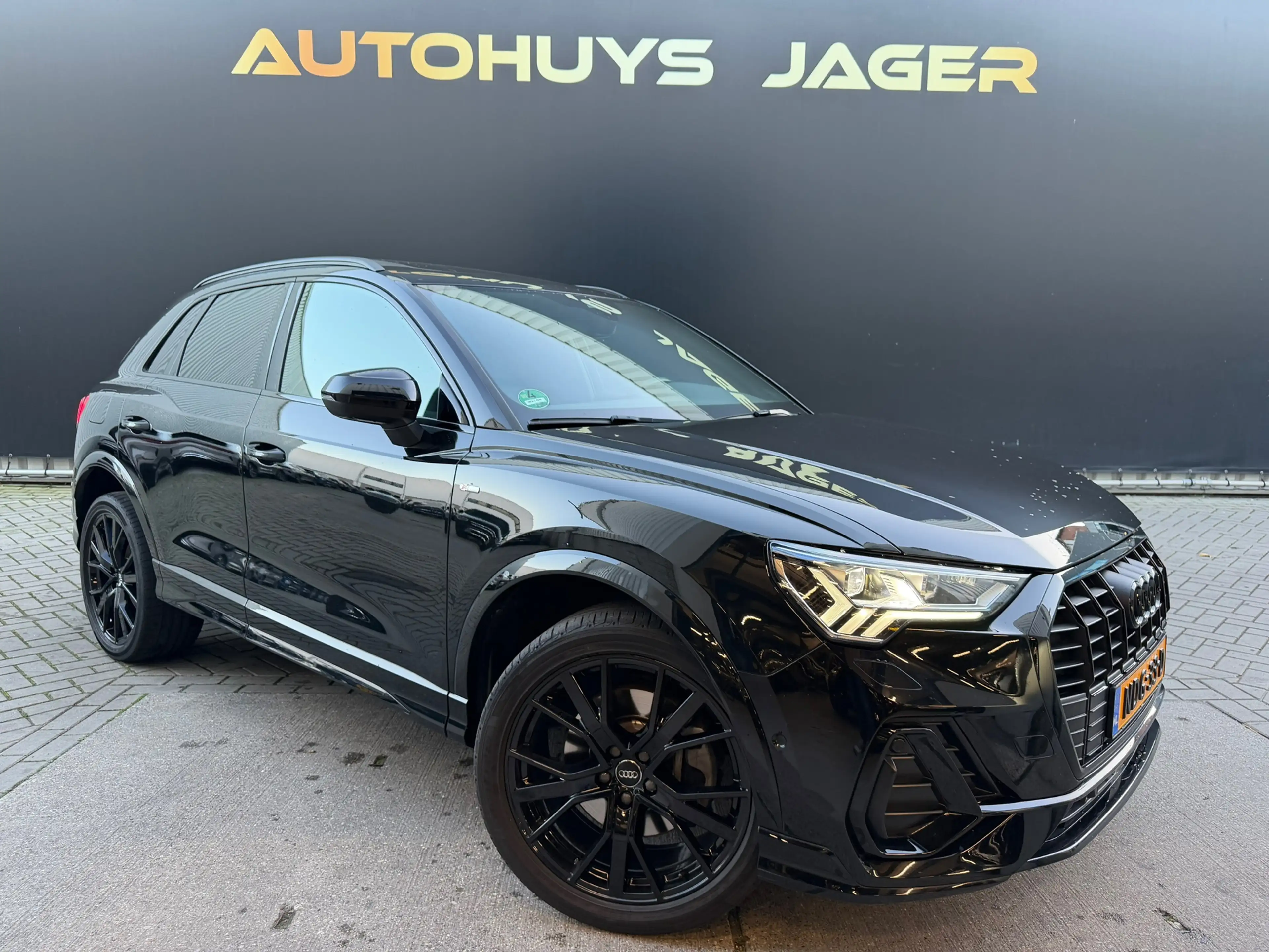 Audi Q3 45 TFSI e S Pano Sonos 360 Keyless Alcantara Trekh — photo 10