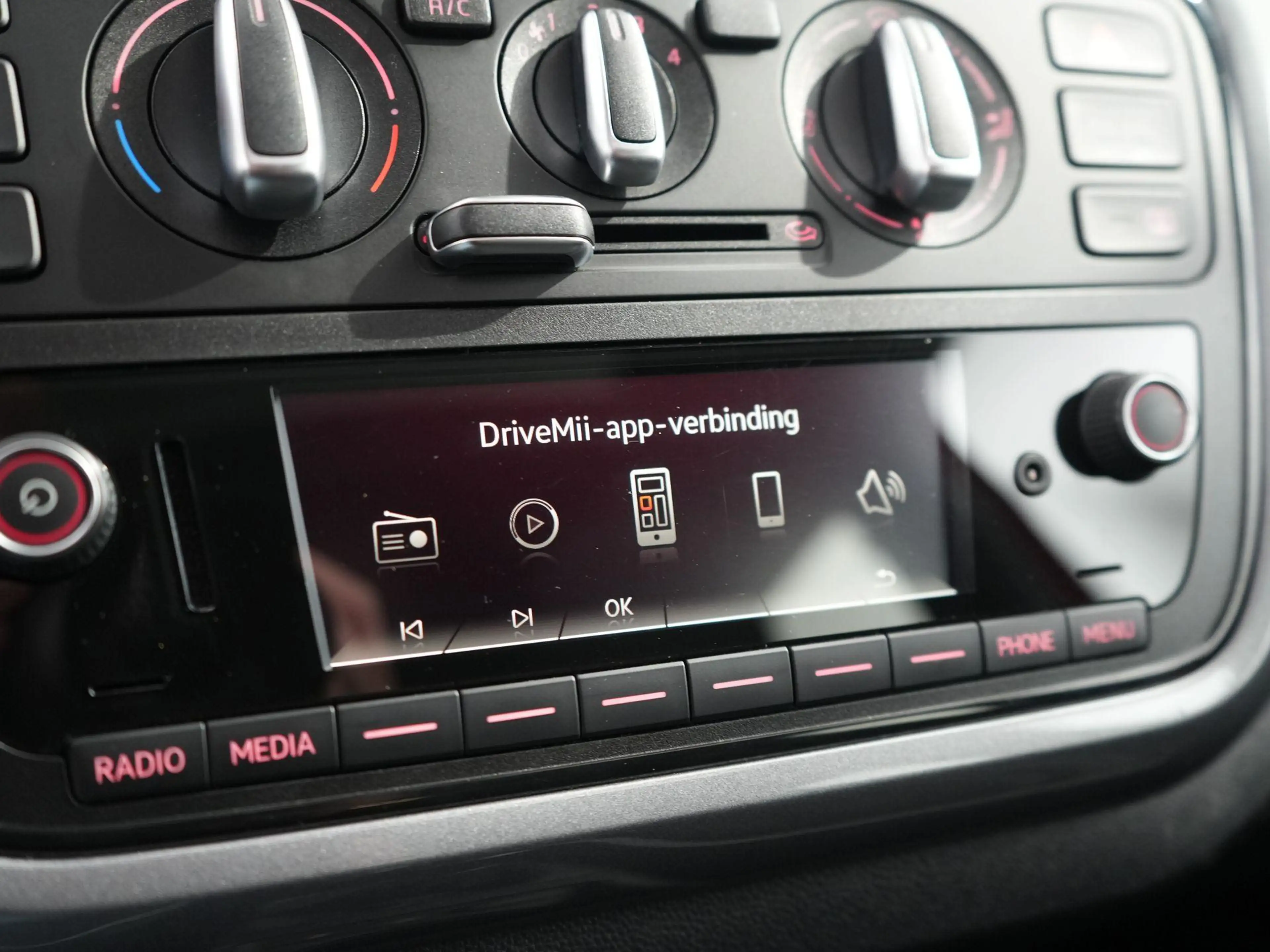 SEAT Mii 1.0 Sport Connect | Pano | Cruise | Airco | Blueth — photo 17
