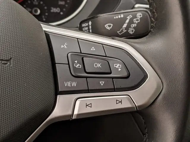 Volkswagen Tiguan view 13