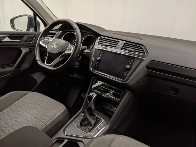 Volkswagen Tiguan view 6