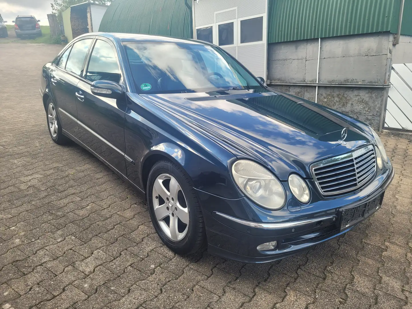 Mercedes-Benz E 270 CDI Classic Schwarz - 2