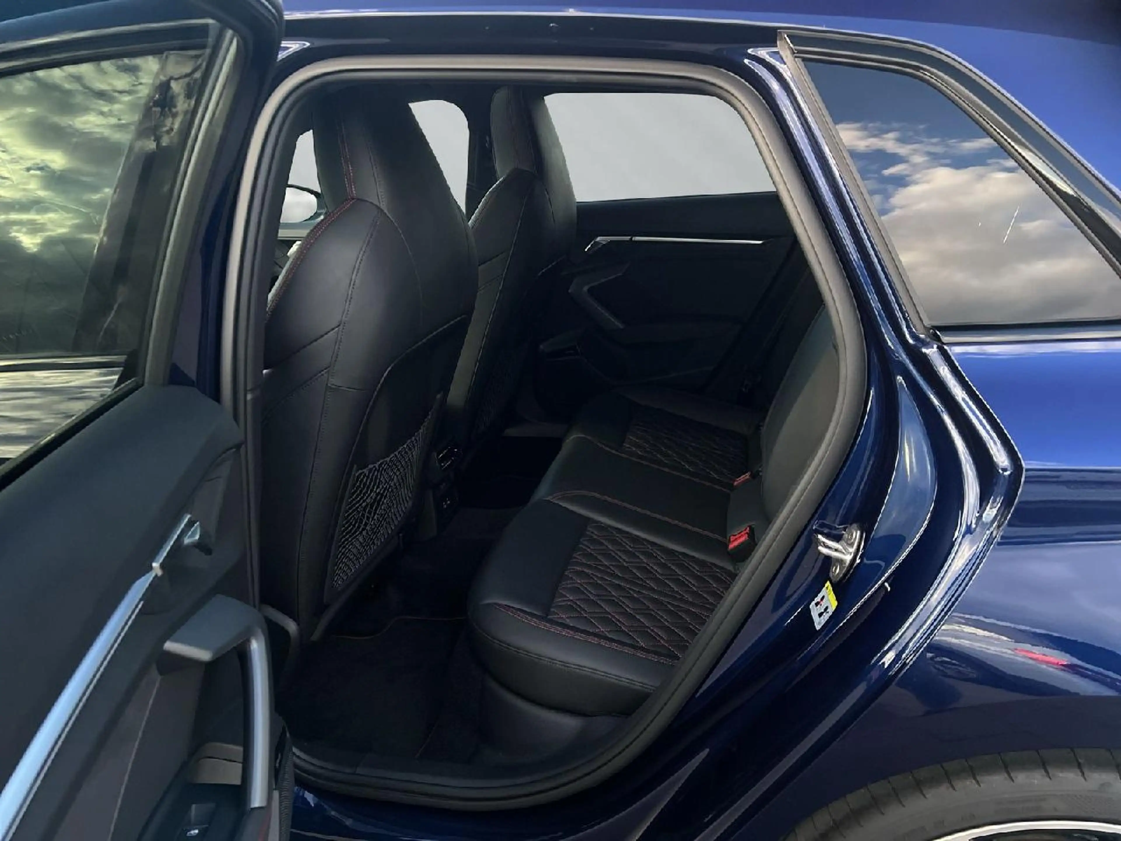 Audi S3 2.0 TFSI quattro — photo 12