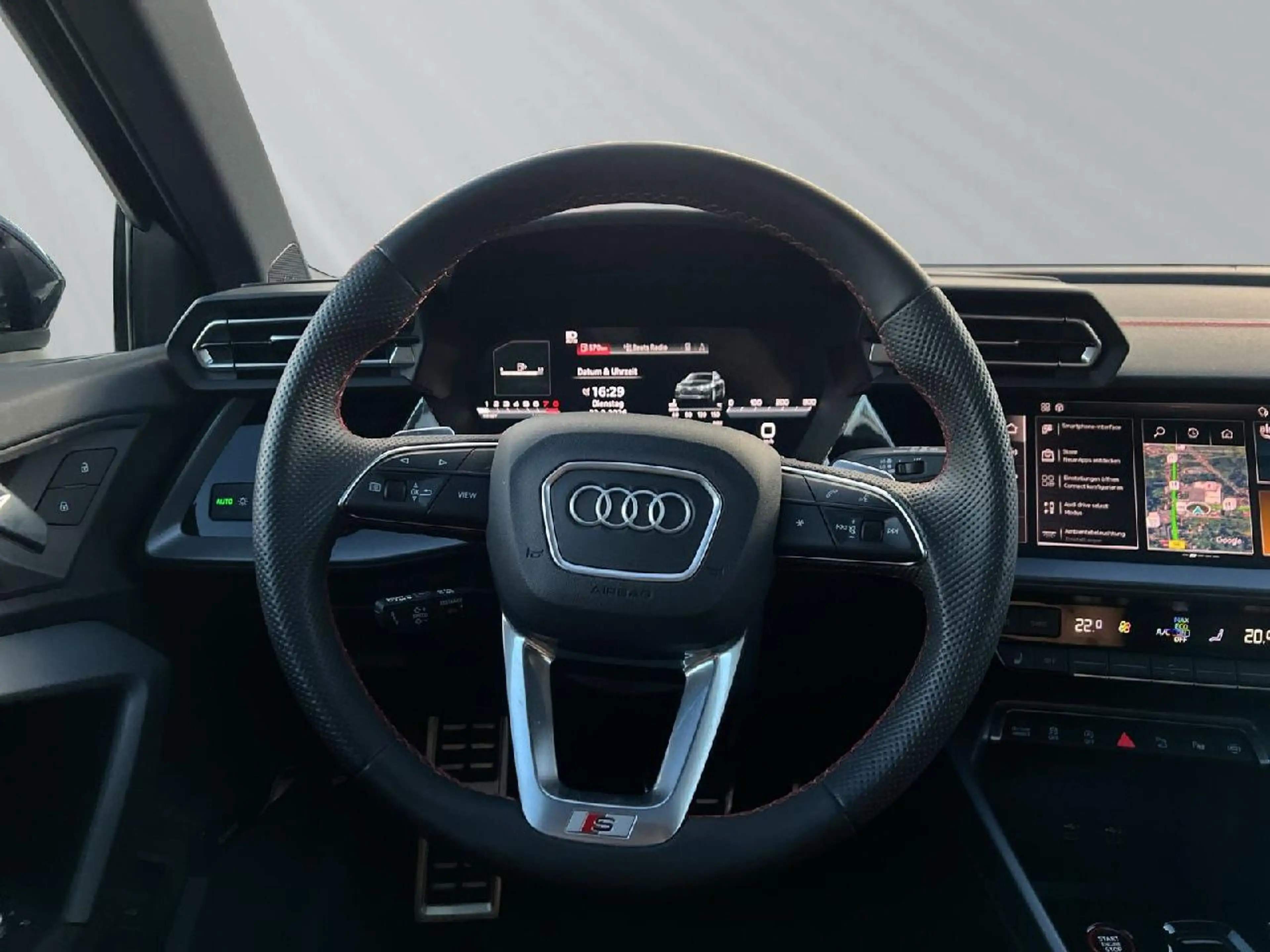 Audi S3 2.0 TFSI quattro — photo 14