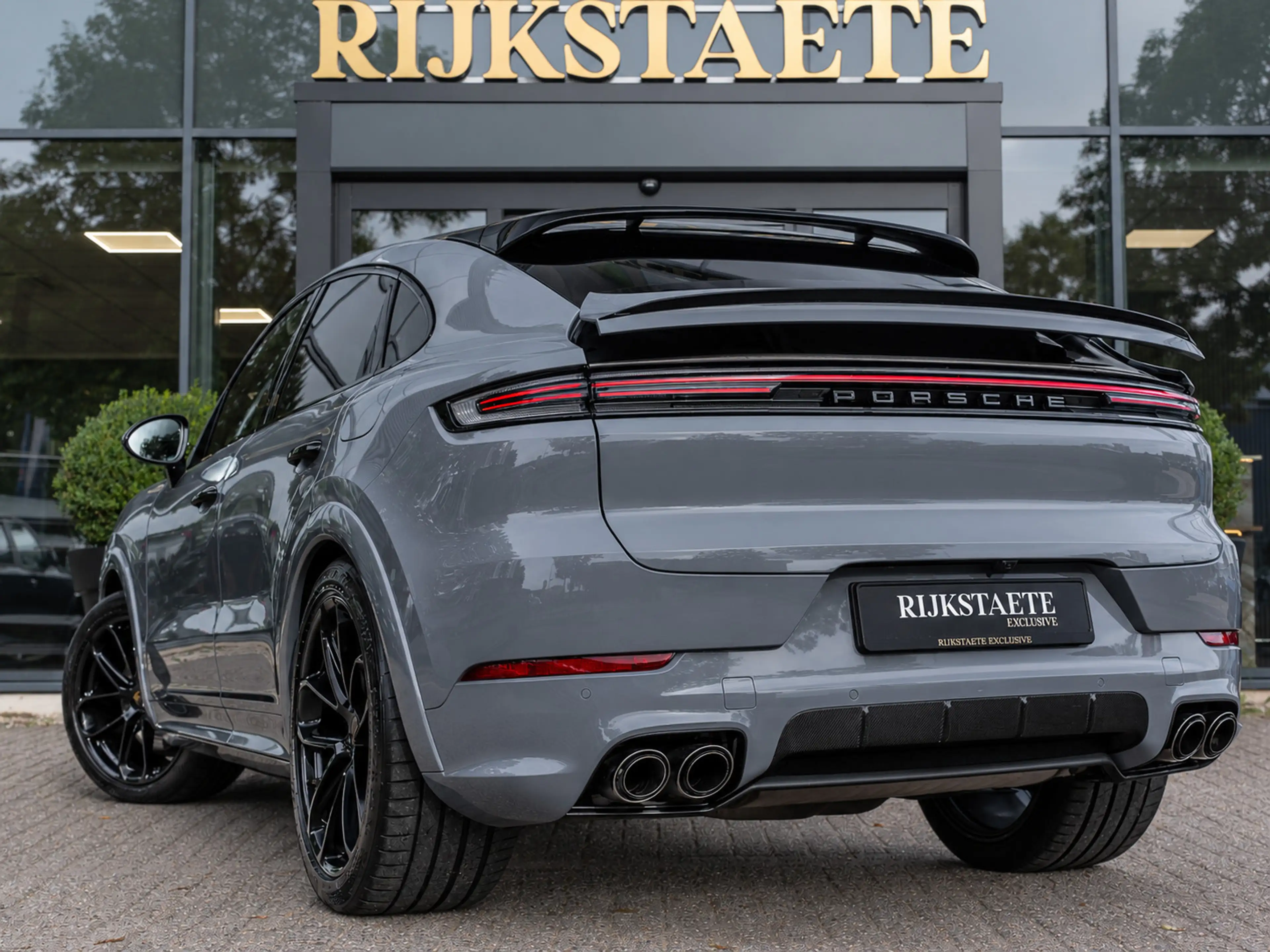 Porsche Cayenne Coupé 3.0 E-Hybrid|PANO|SFEER|CHRONO|CARBON — photo 9