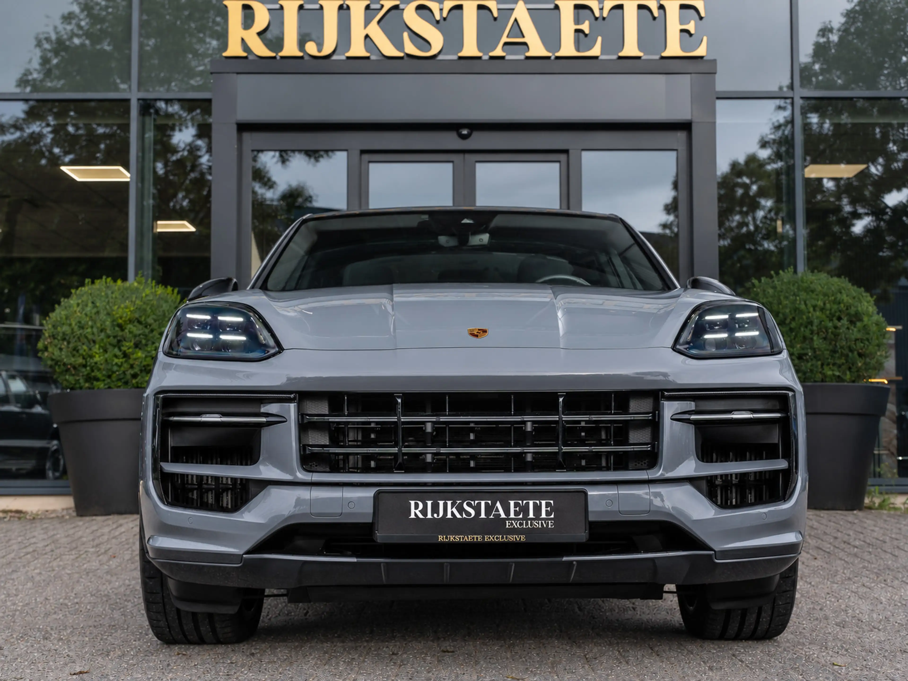 Porsche Cayenne Coupé 3.0 E-Hybrid|PANO|SFEER|CHRONO|CARBON — photo 3