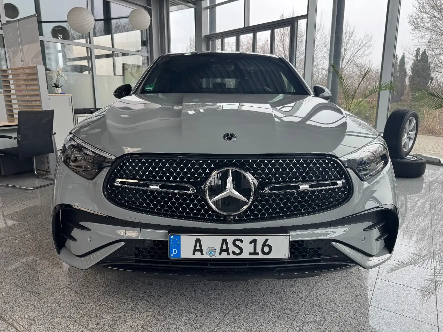 Mercedes-Benz GLC 200 4Matic AMG+Night+Standheizung+Pano+AHK Gris - 2