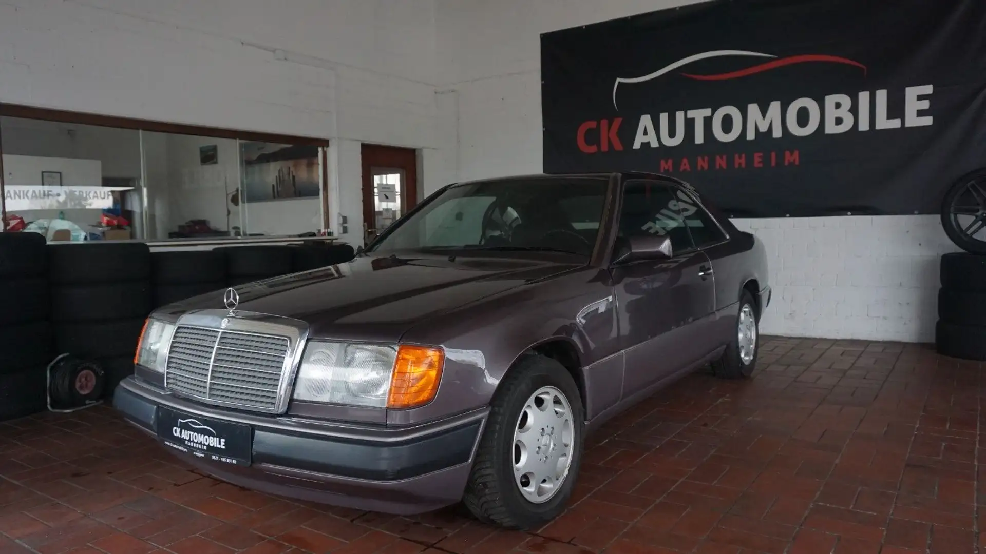 Mercedes-Benz E 220 CE COUPE TÜV-04-2026 - 2