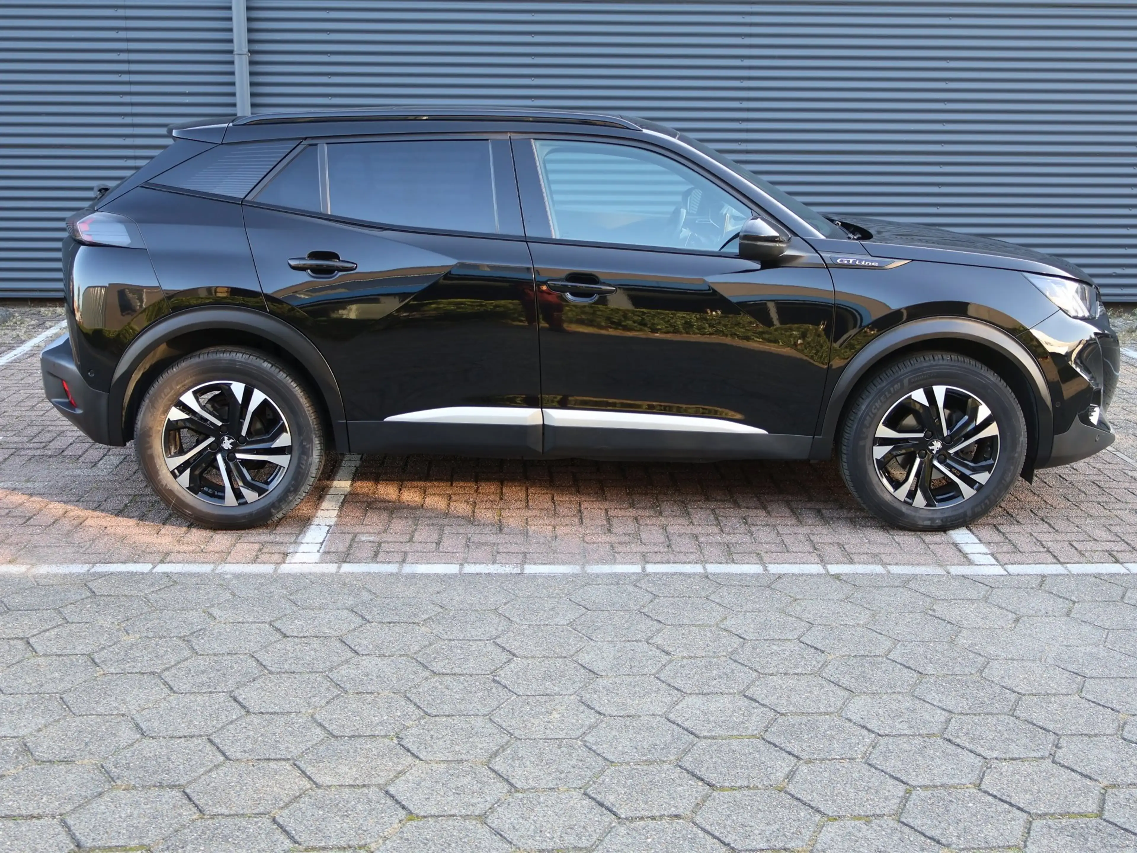 Peugeot 2008 1.2 PureTech GT-Line Pano Apple Carplay Navi PDC C — photo 4