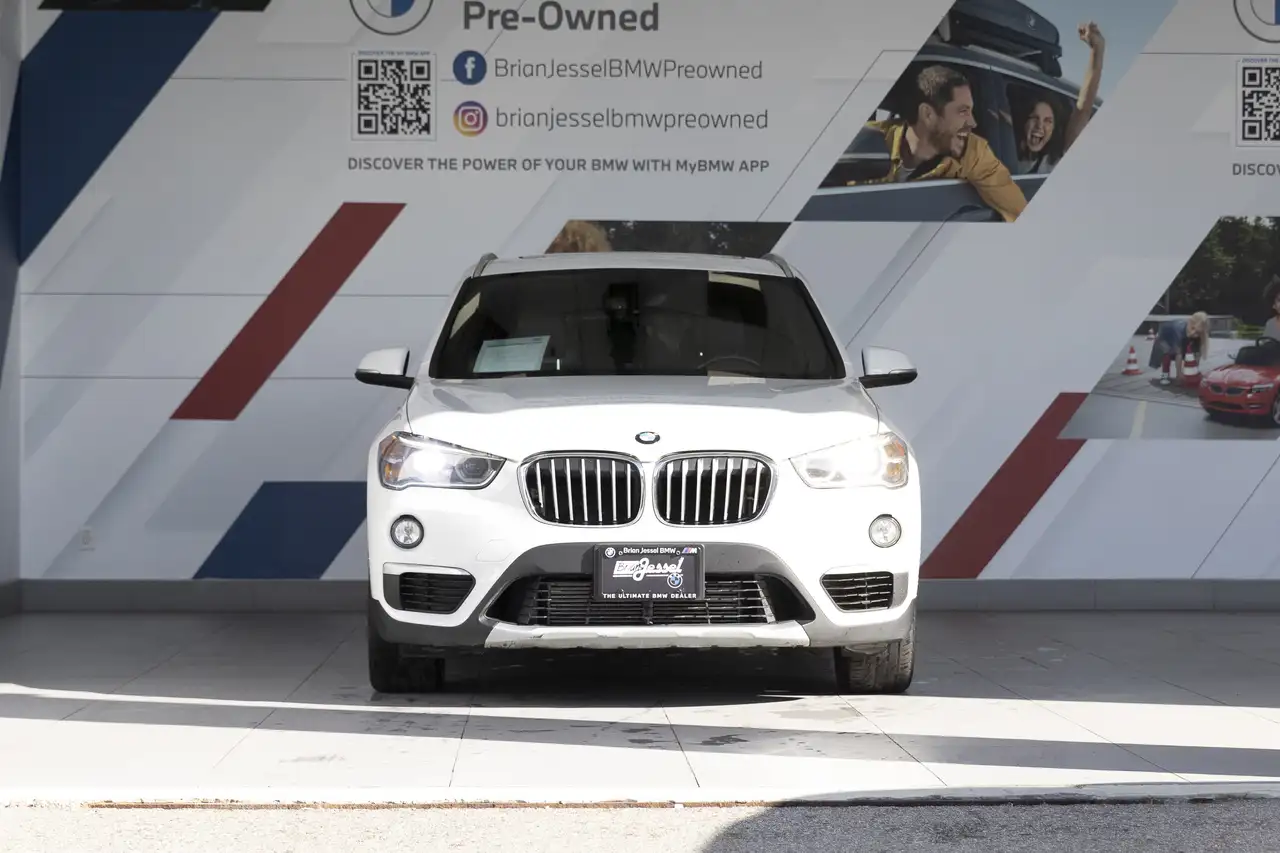 BMW X1 снимка BMW X1