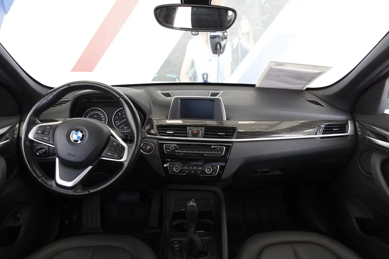 BMW X1 снимка BMW X1