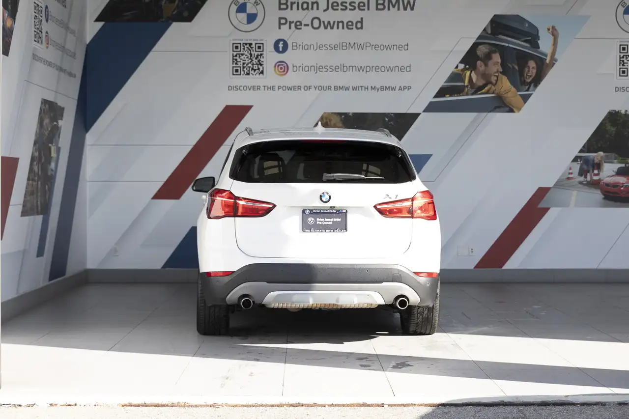 BMW X1 снимка BMW X1