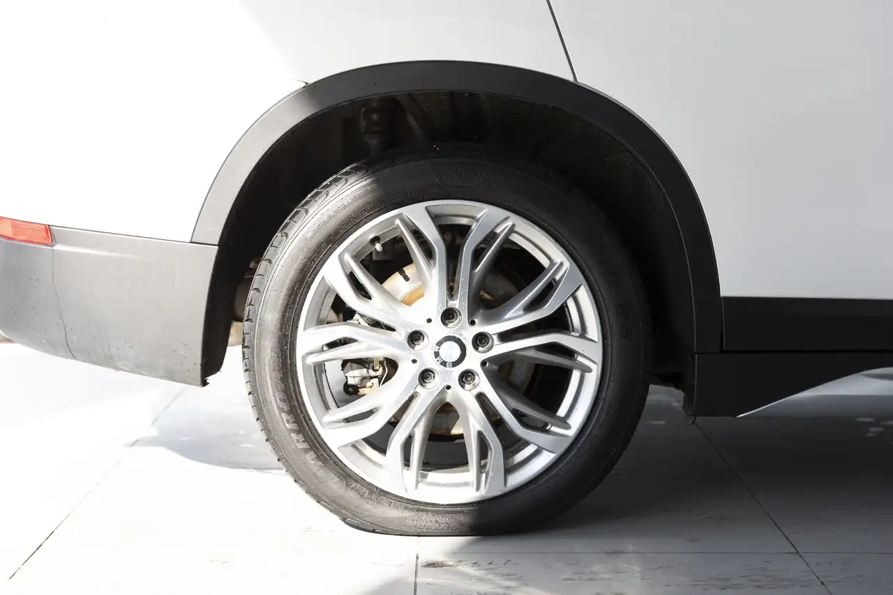 BMW X1 снимка BMW X1
