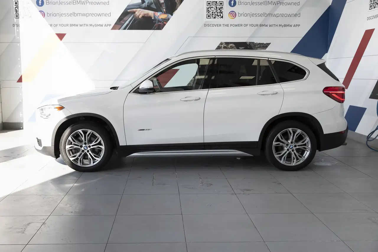 BMW X1 снимка BMW X1