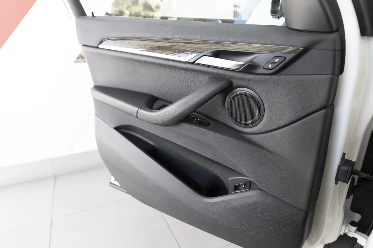 BMW X1 снимка BMW X1