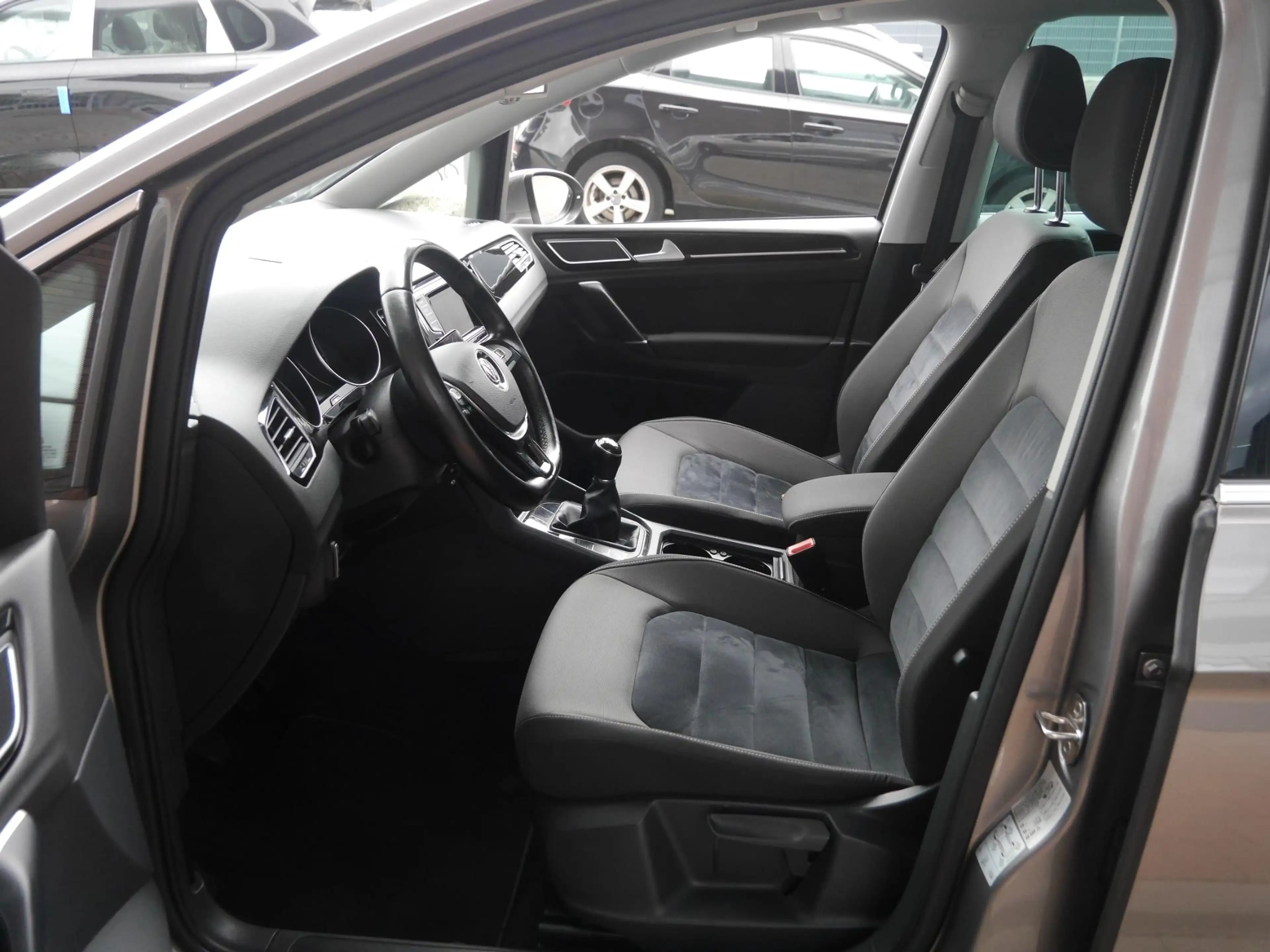 Volkswagen Golf Sportsvan 1.6 TDI Highline | Navigatie | CarPlay | Cruise Co — photo 12