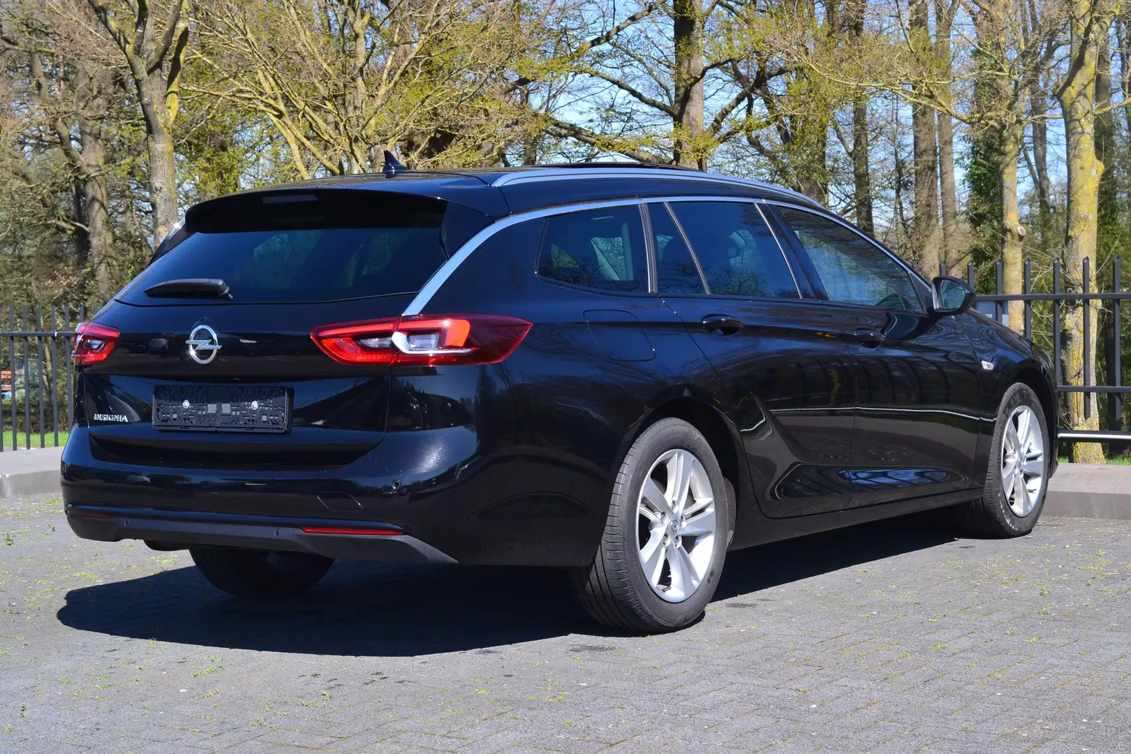 Opel Insignia 1.6 CDTi Sports Tourer Business Innovation Negro - 2