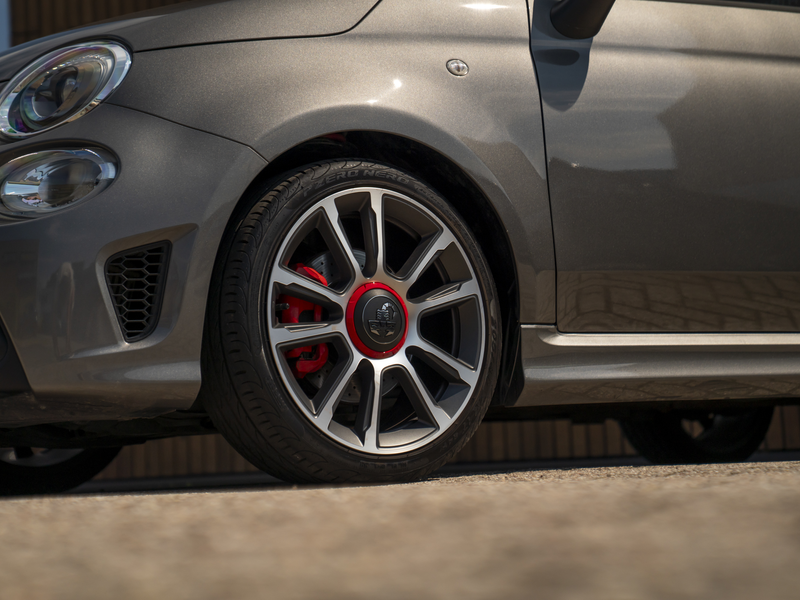 Abarth 595 Turismo 165pk | Schuif-/kanteldak | Apple CarPlay — photo 19