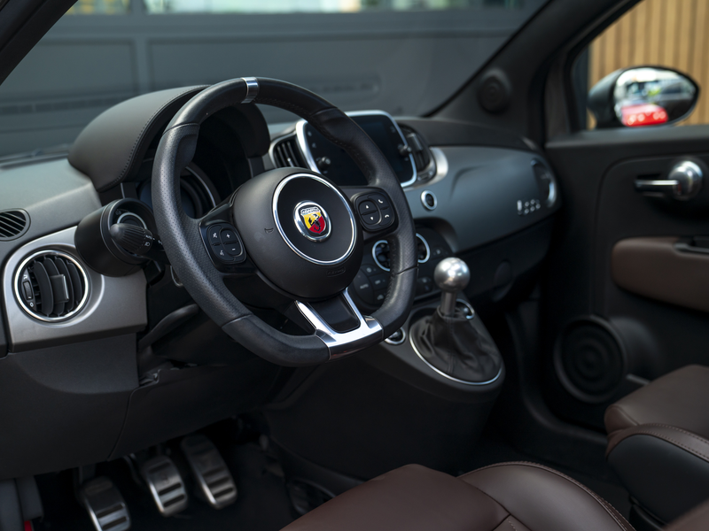 Abarth 595 Turismo 165pk | Schuif-/kanteldak | Apple CarPlay — photo 26