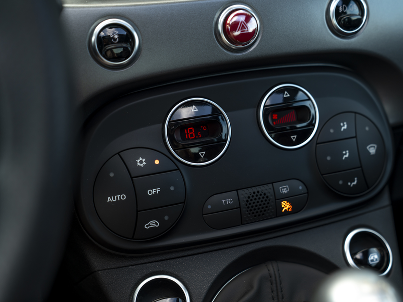 Abarth 595 Turismo 165pk | Schuif-/kanteldak | Apple CarPlay — photo 31