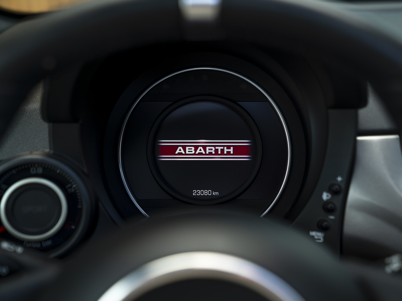 Abarth 595 Turismo 165pk | Schuif-/kanteldak | Apple CarPlay — photo 9