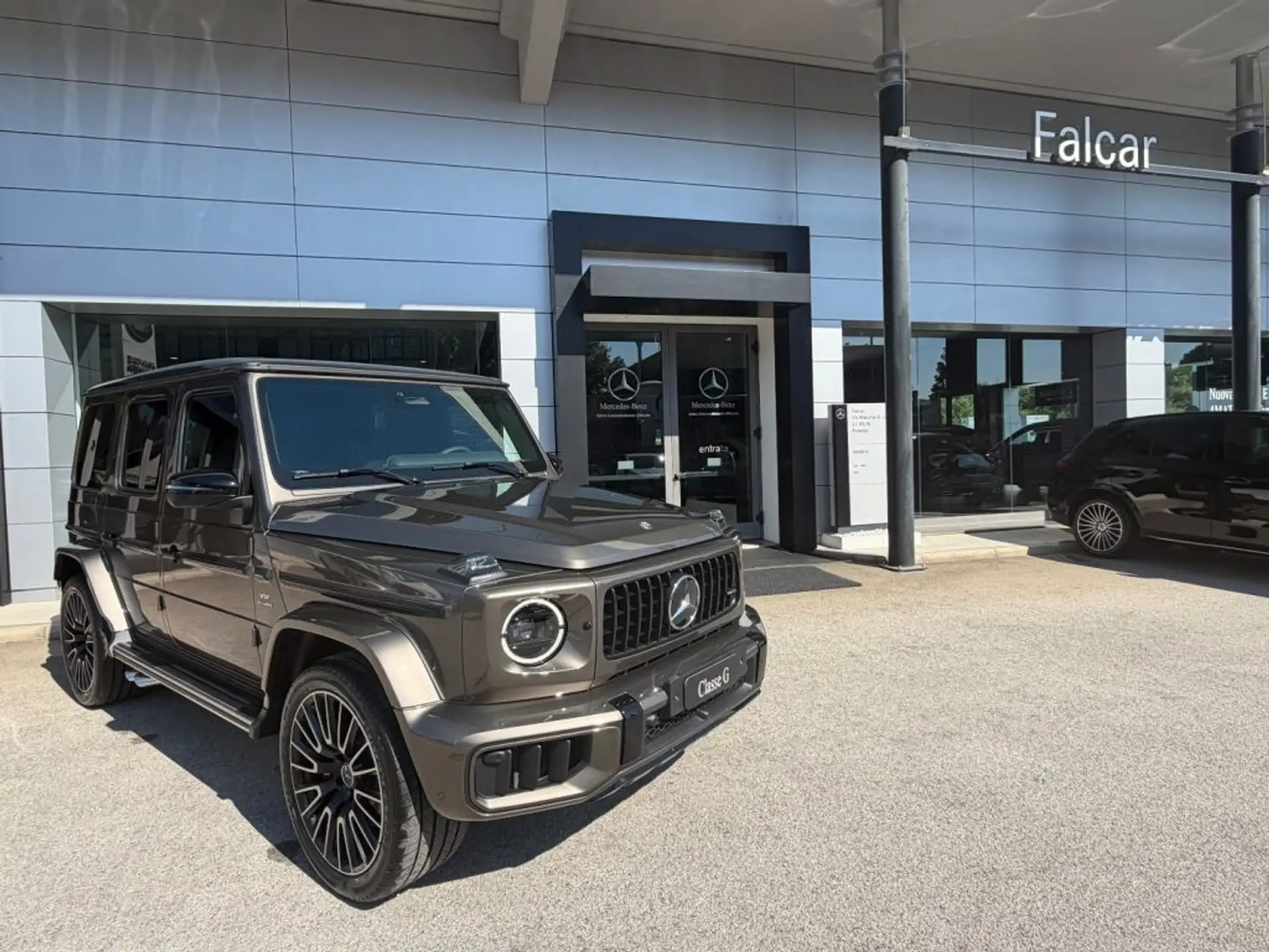 벤츠 G-Class 2026 건메탈 사진 1