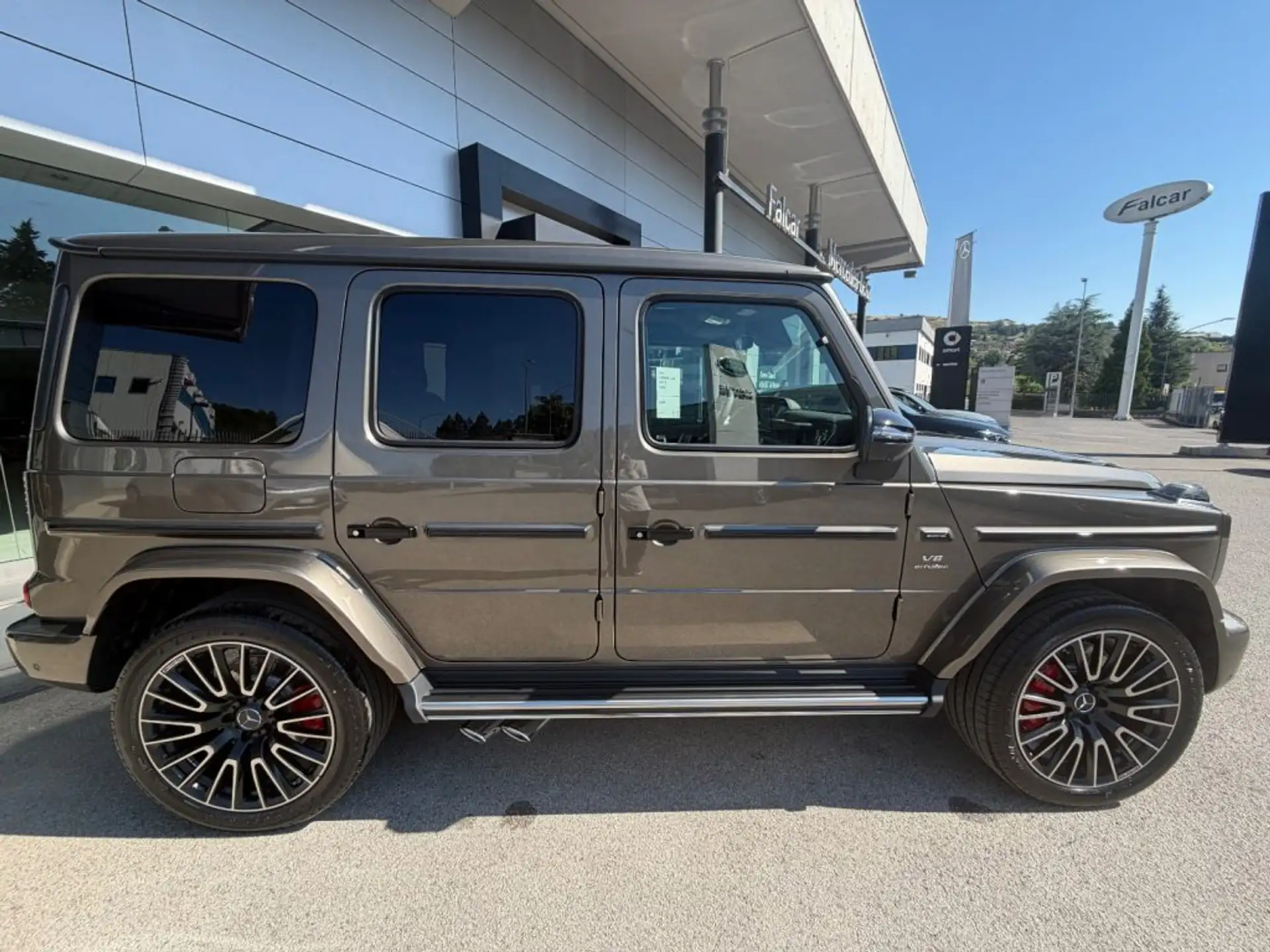 벤츠 G-Class 2026 건메탈 사진 3