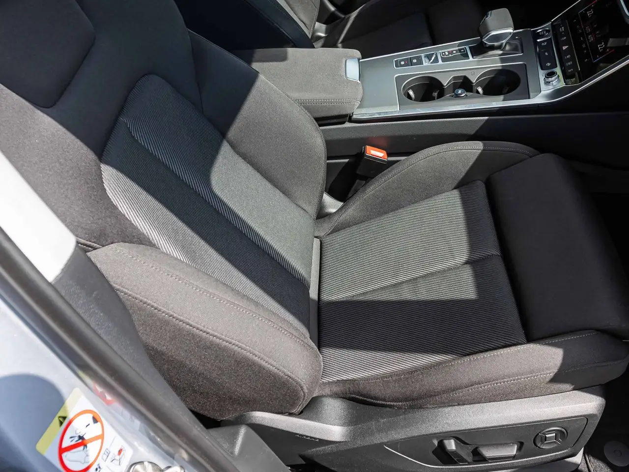 Audi A6 sport 40TDI qu Navi LED HuD Standhzg ACC AHK 19