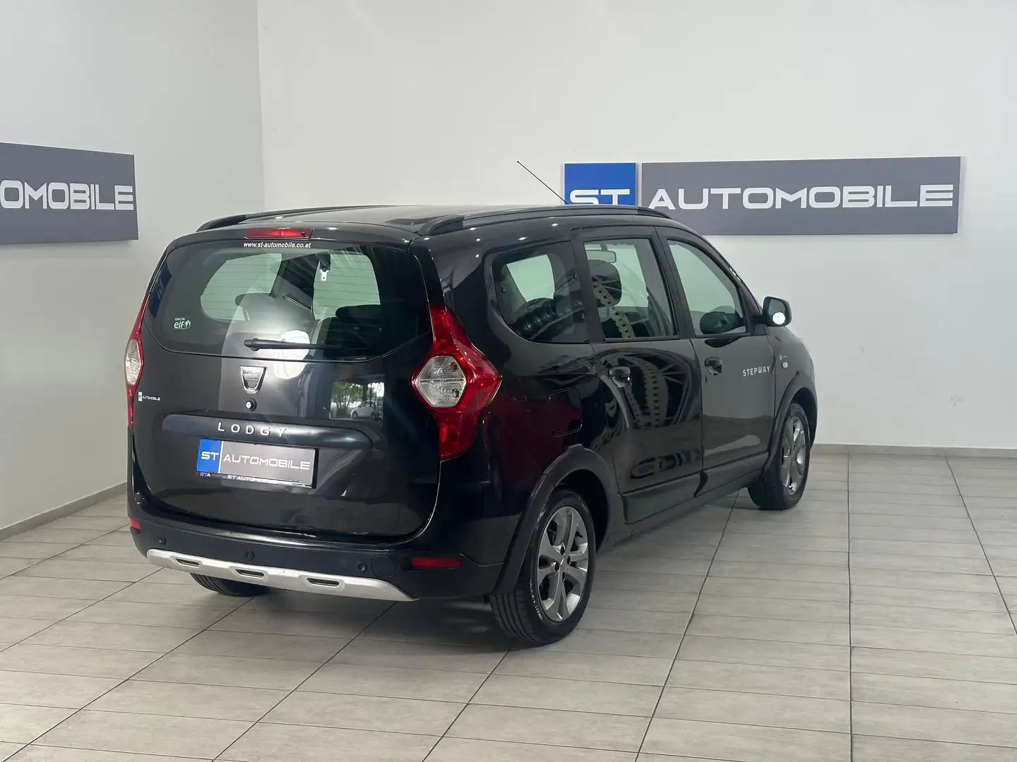 Dacia Lodgy Stepway // 1.BESITZ // 7-SITZER // NAVI // PDC // Schwarz - 2