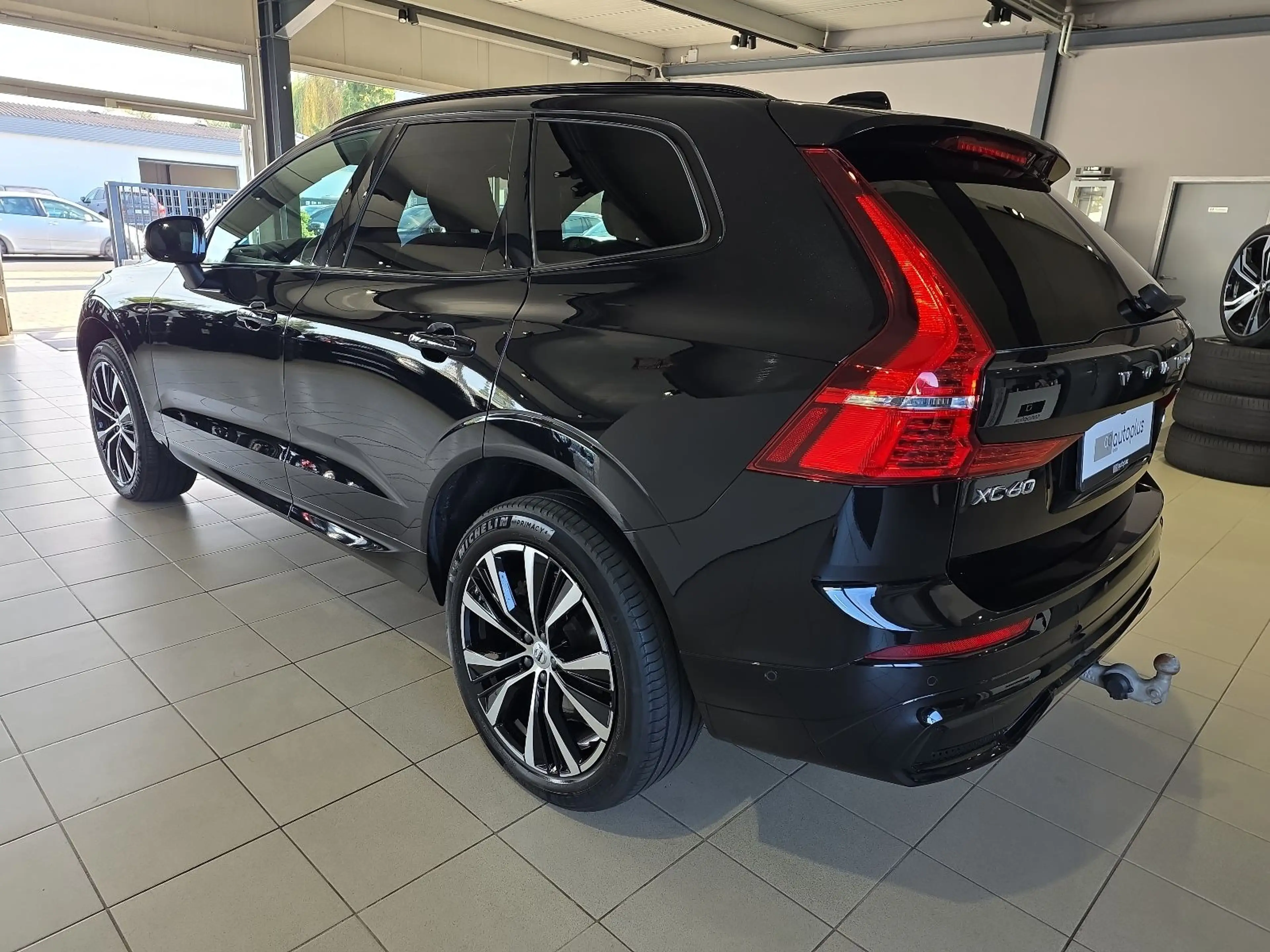 Volvo XC60 B5 Ultra Dark AWD ACC BLIS FourC AHK HeadUp — photo 10