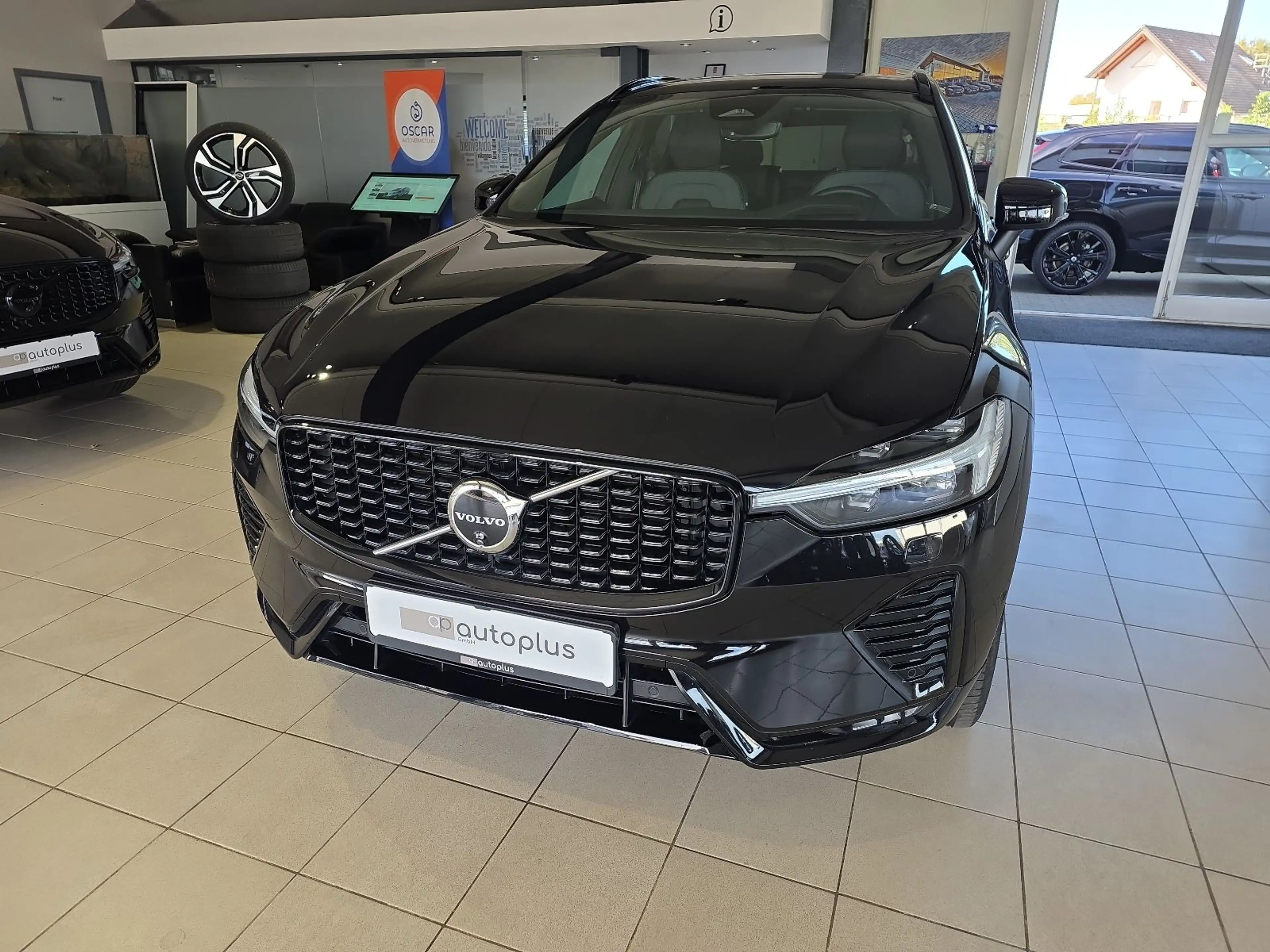 Volvo XC60 B5 Ultra Dark AWD ACC BLIS FourC AHK HeadUp — photo 2