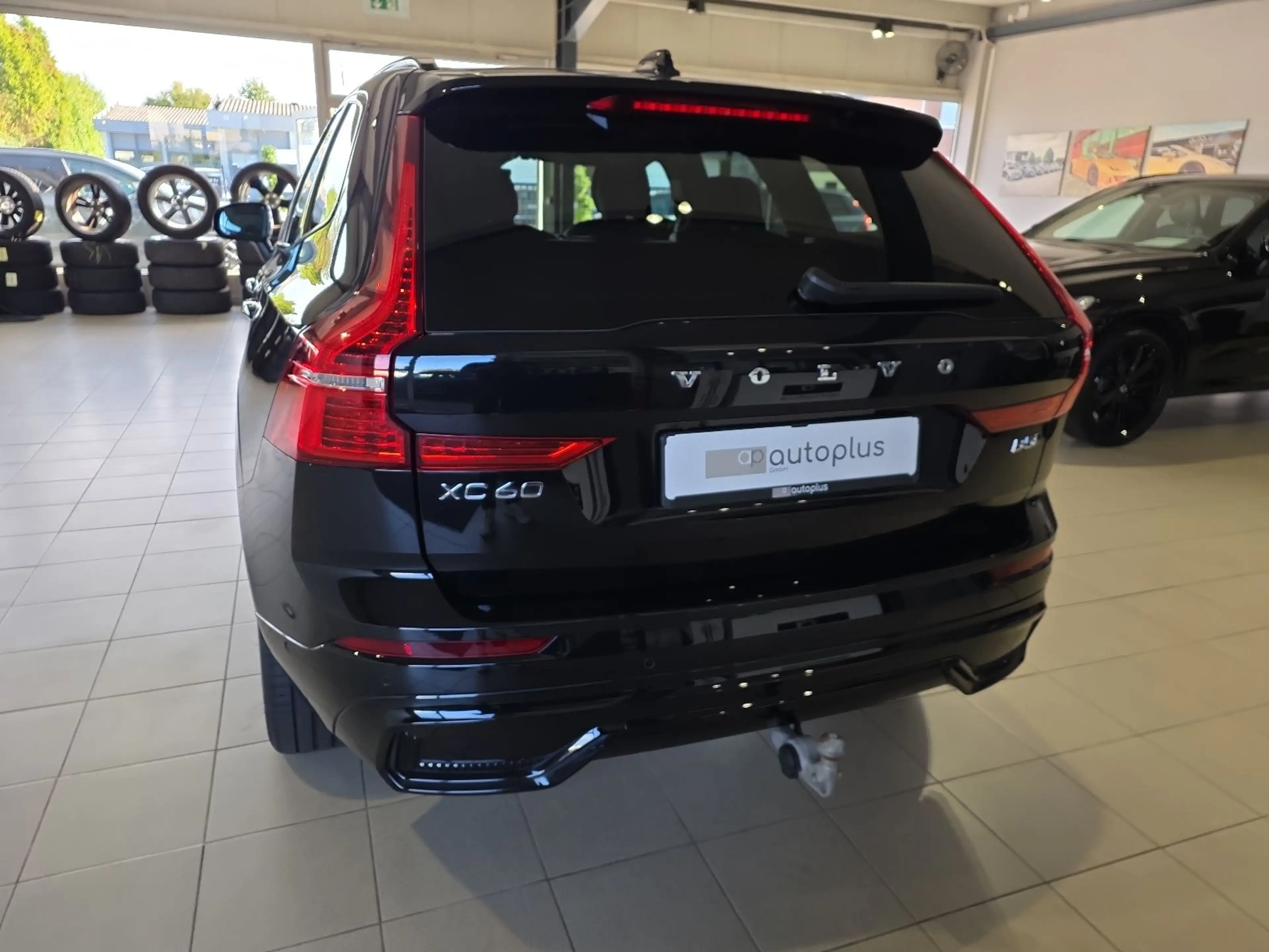 Volvo XC60 B5 Ultra Dark AWD ACC BLIS FourC AHK HeadUp — photo 9