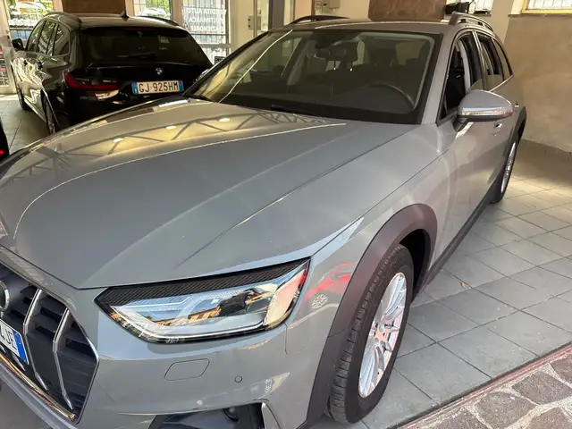 Audi A4 view 11