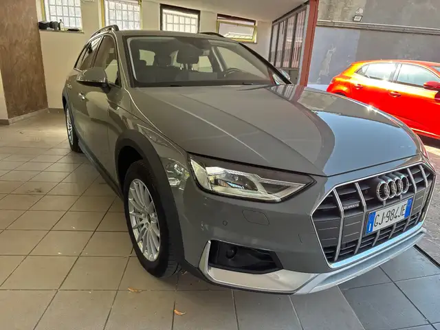 Audi A4 view 9