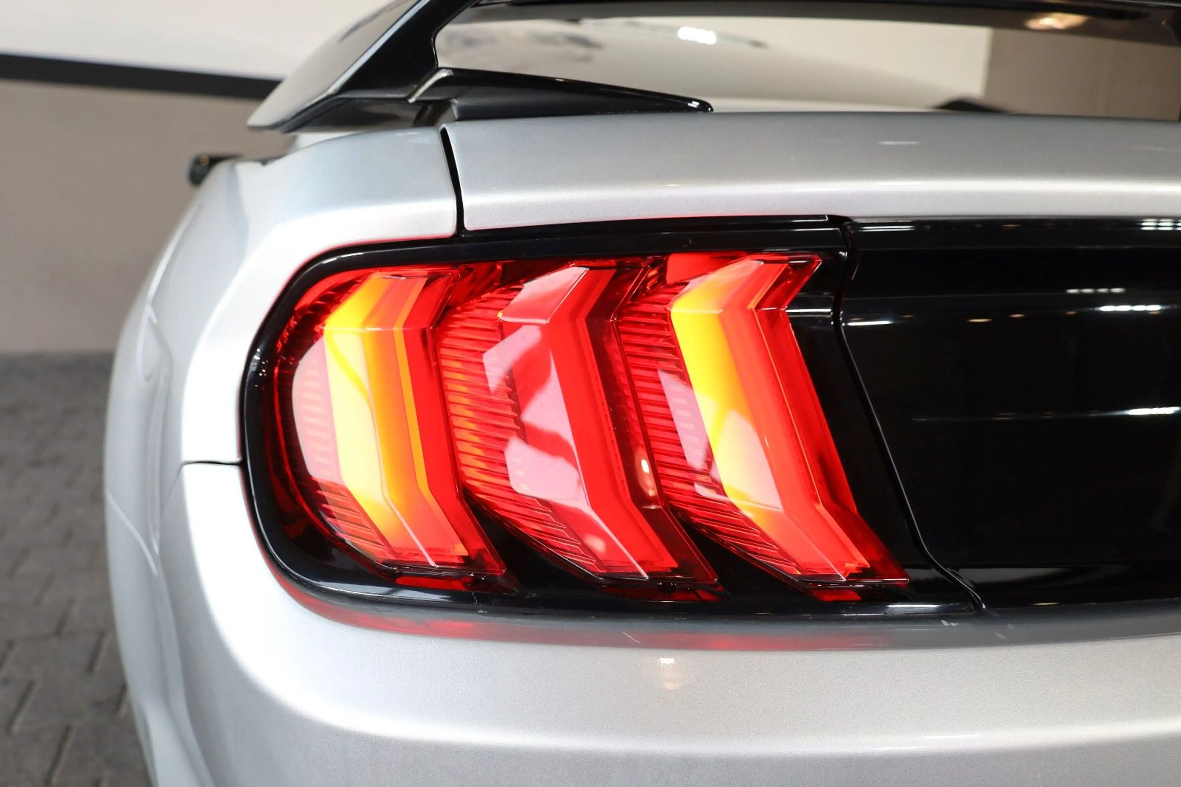 Ford Mustang 5.0 V8 GT/SHZ/SBL/NAVI/WIFI/ACC/RFK/R20 — photo 7