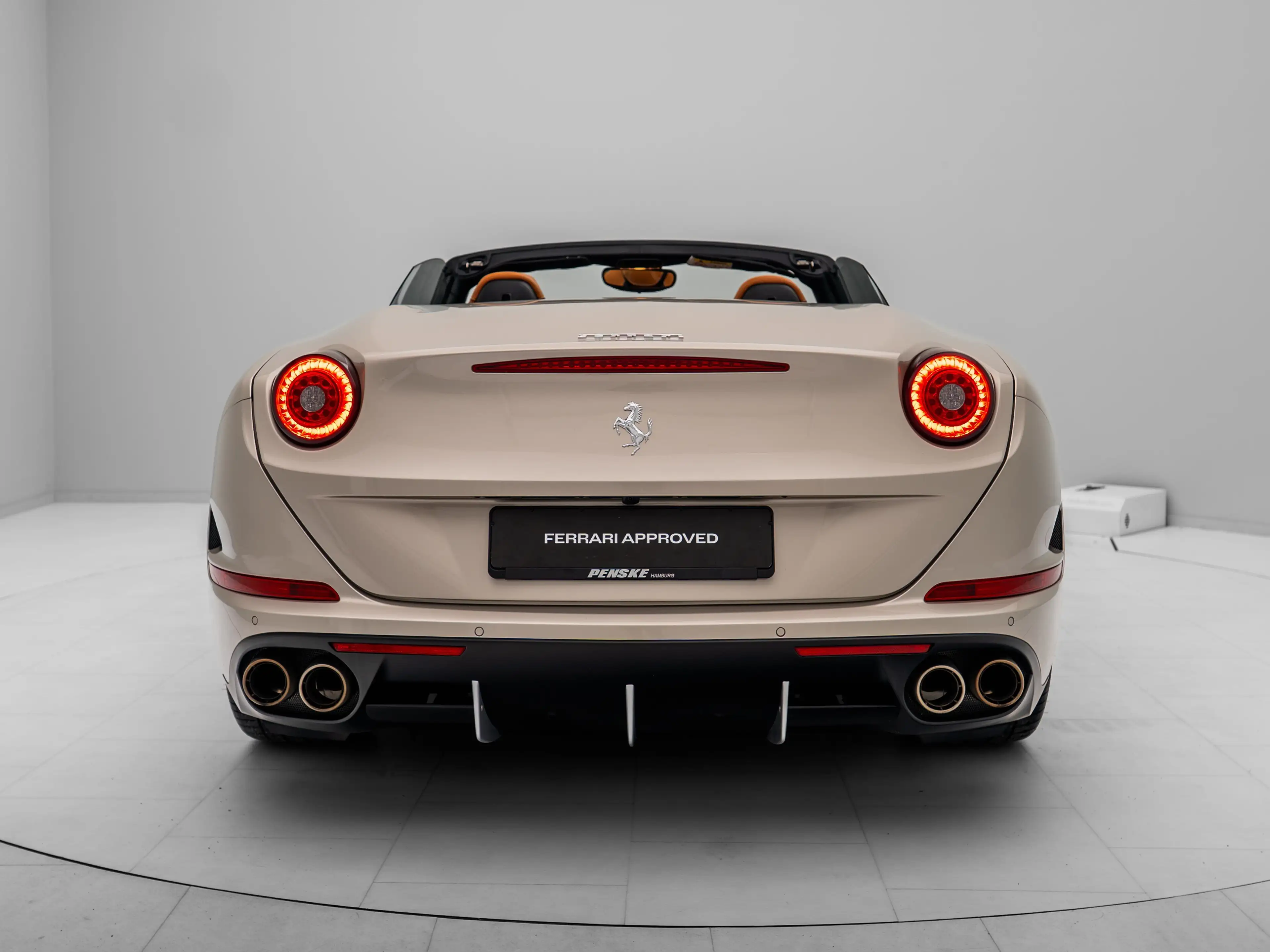 Ferrari California T - FERRARI HAMBURG — photo 8