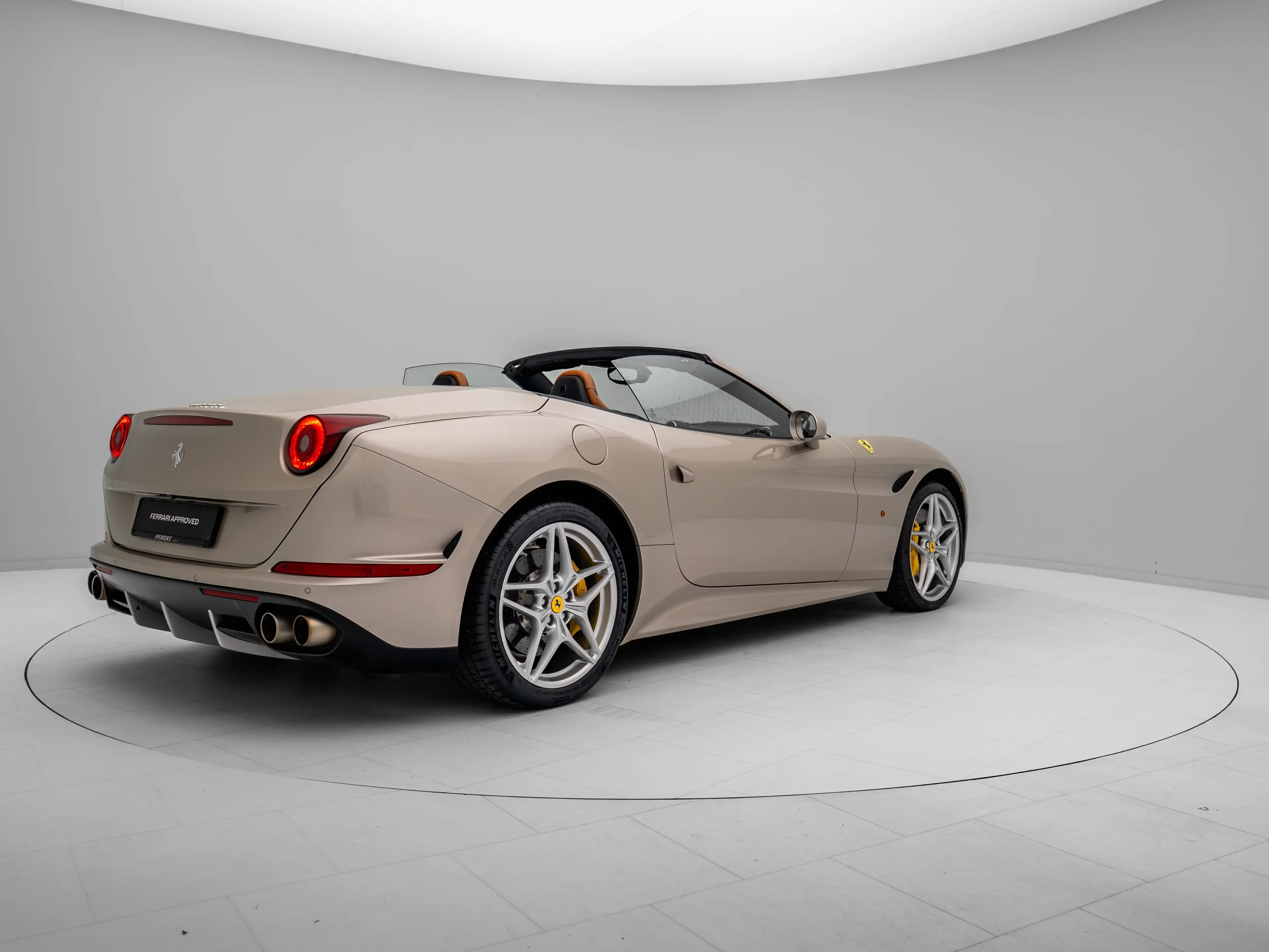 Ferrari California T - FERRARI HAMBURG — photo 7