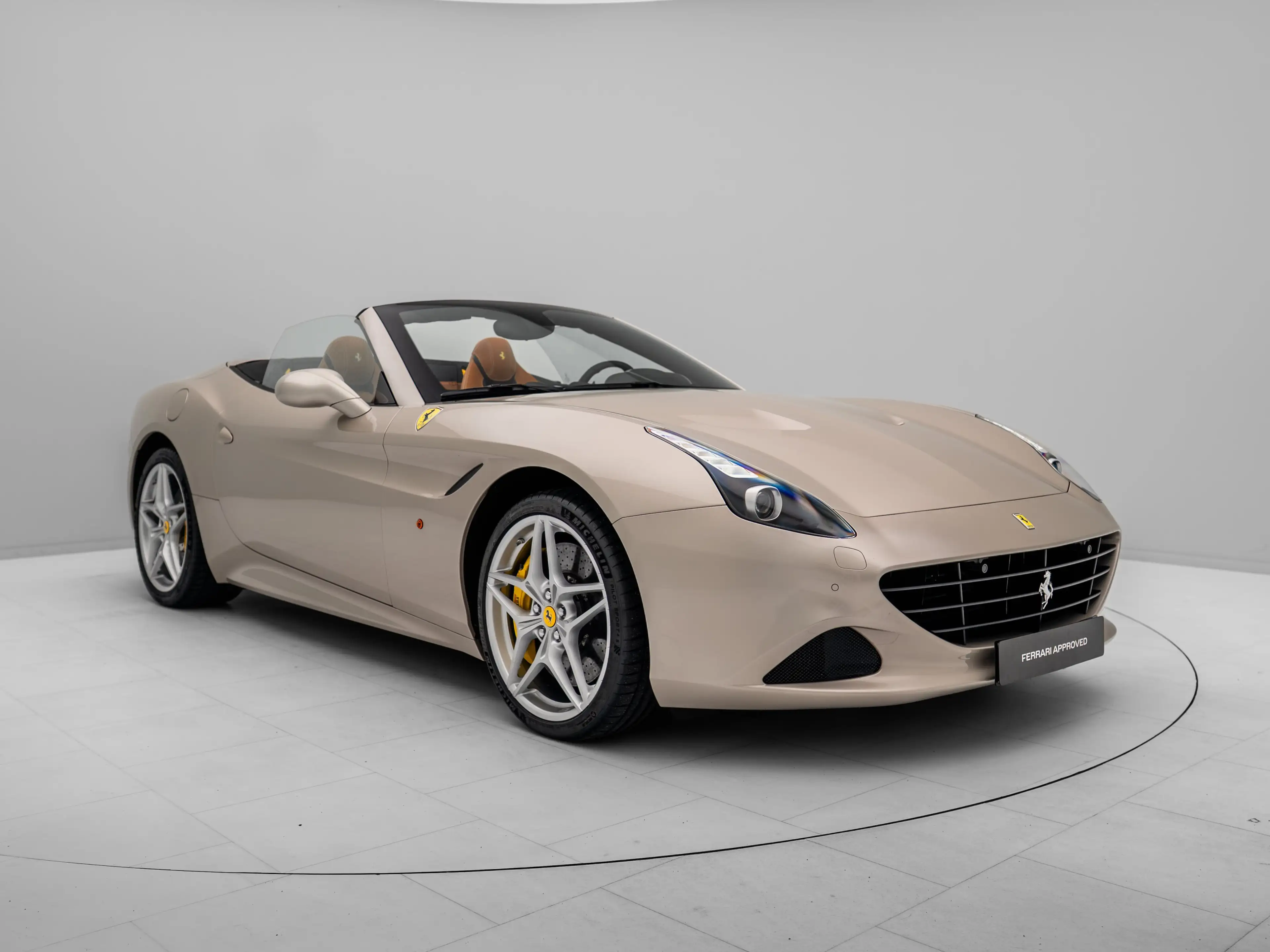 Ferrari California T - FERRARI HAMBURG — photo 3