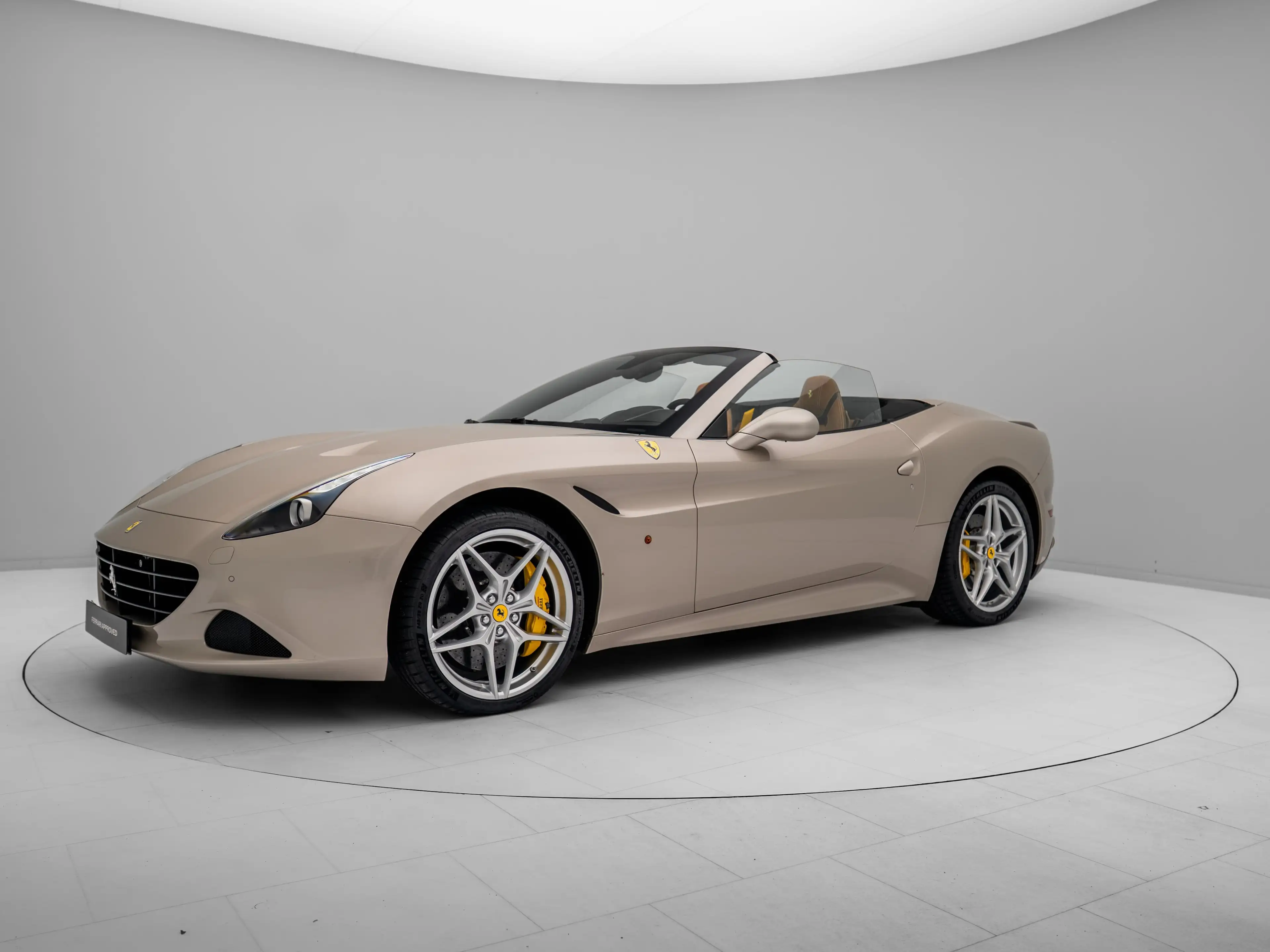 Ferrari California T - FERRARI HAMBURG — photo 13