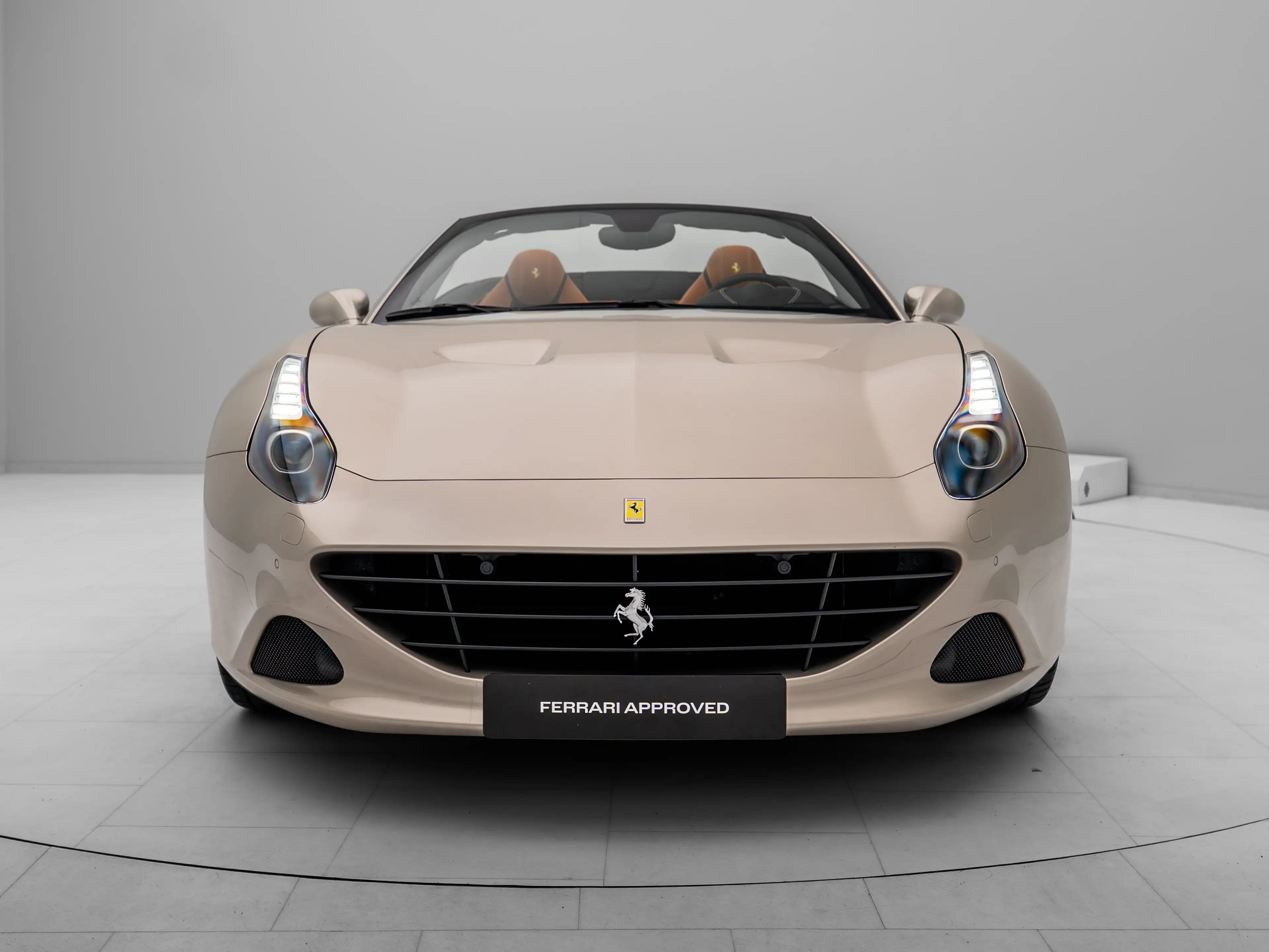 Ferrari California T - FERRARI HAMBURG — photo 2