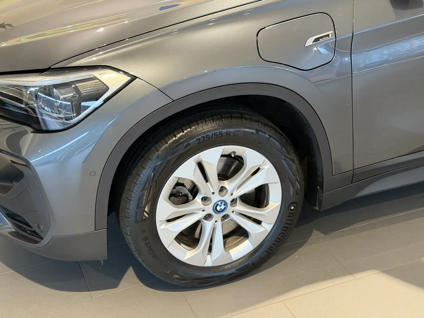 BMW X1 xDrive25e (ab 2019) Advantage DAB LED Navi Grau - 2