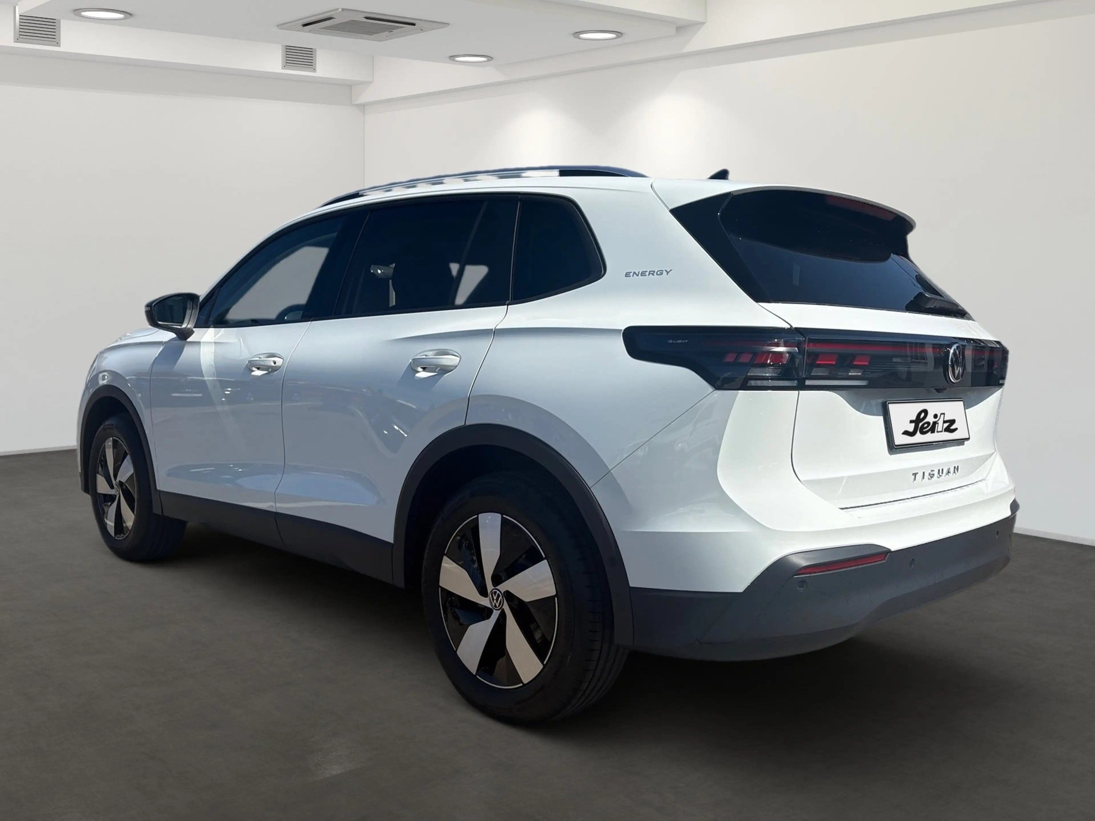 Volkswagen Tiguan 2.0 TDI Energy *AHK*NAVI*KAMERA*SITZHZG* — photo 5