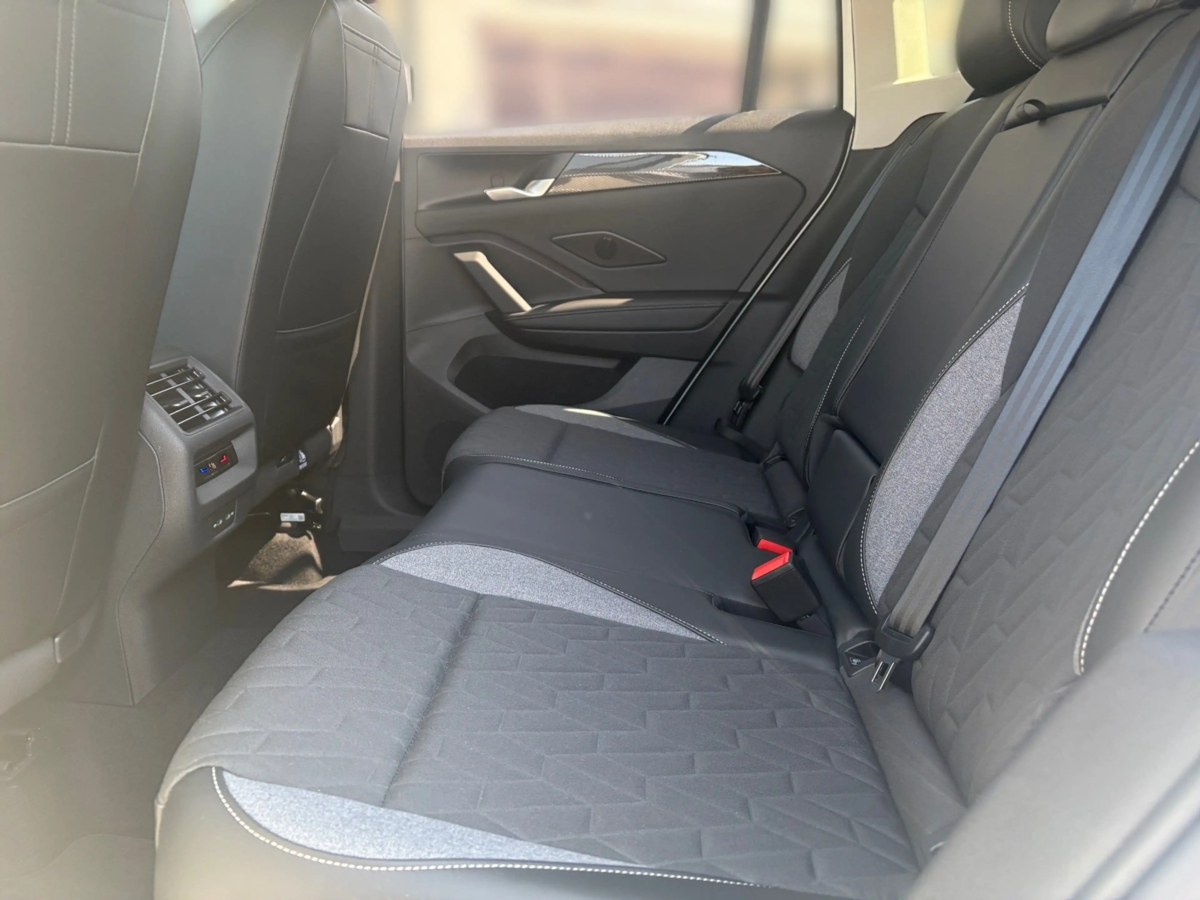 Volkswagen Tiguan 2.0 TDI Energy *AHK*NAVI*KAMERA*SITZHZG* — photo 15
