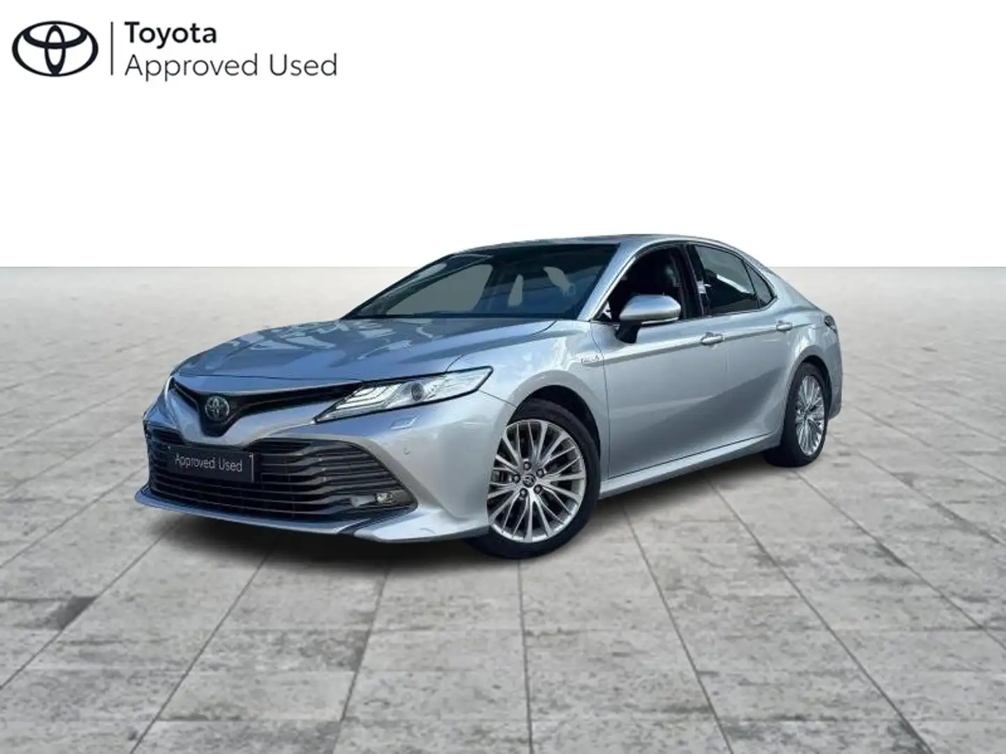 Toyota Camry Premium + Executive Pack Grijs - 1