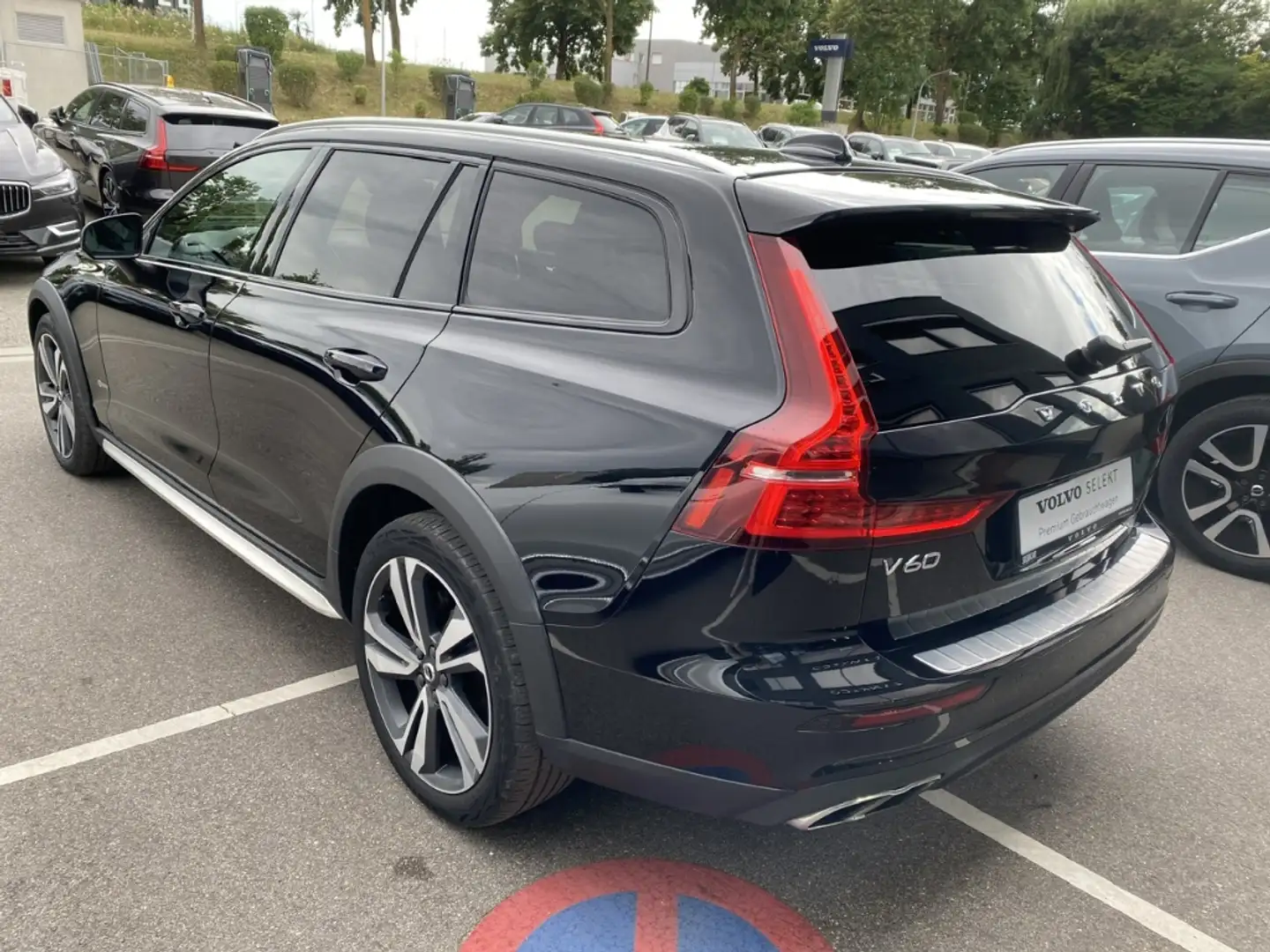 Volvo V60 Cross Country Cross Country Pro AWD B4 Diesel EU6d HUD StandHZG Negro - 2