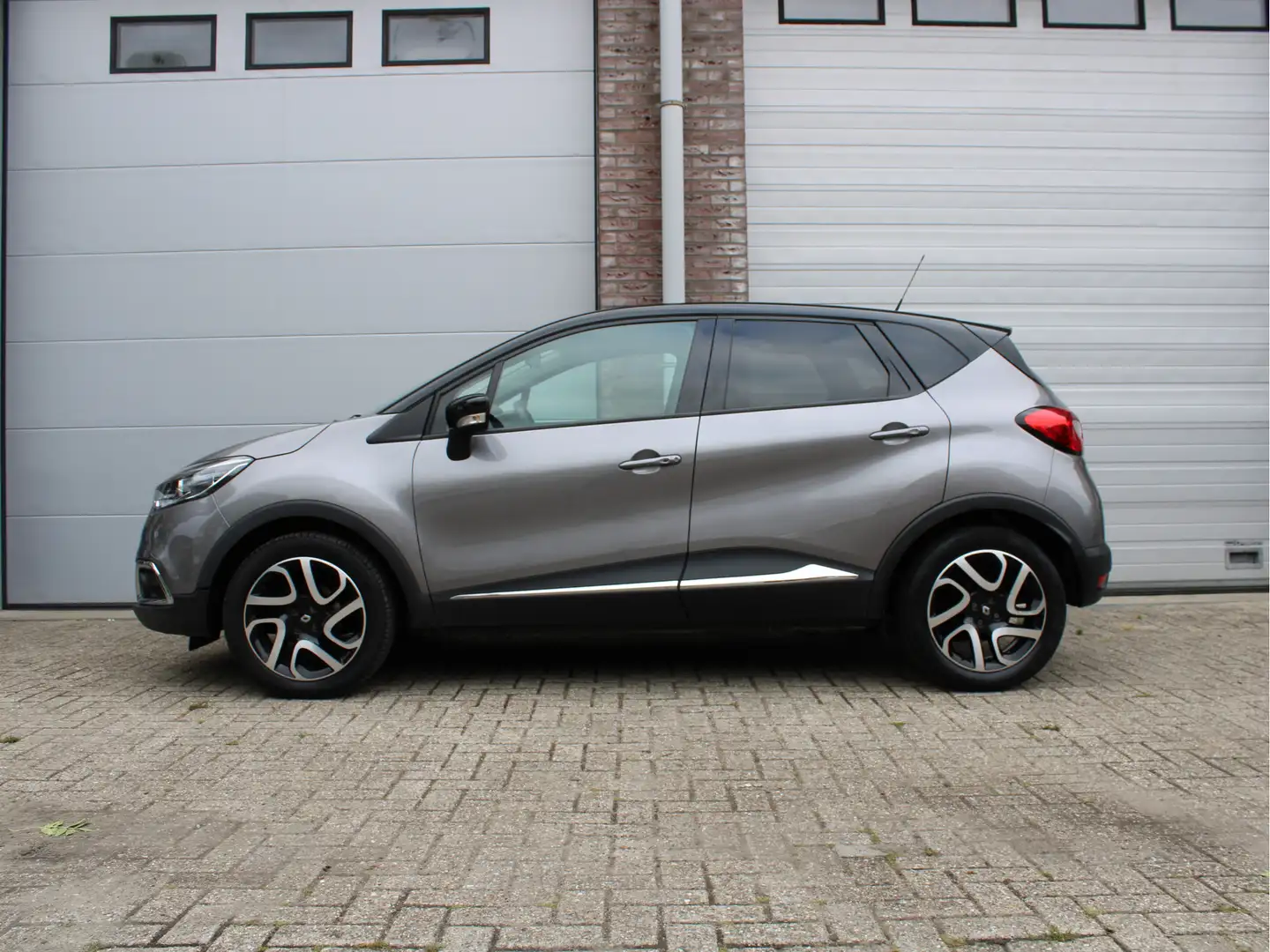 Renault Captur 0.9 TCe Dynamique N.a.p./Trekhaak/Camera/Cruise co Gris - 2
