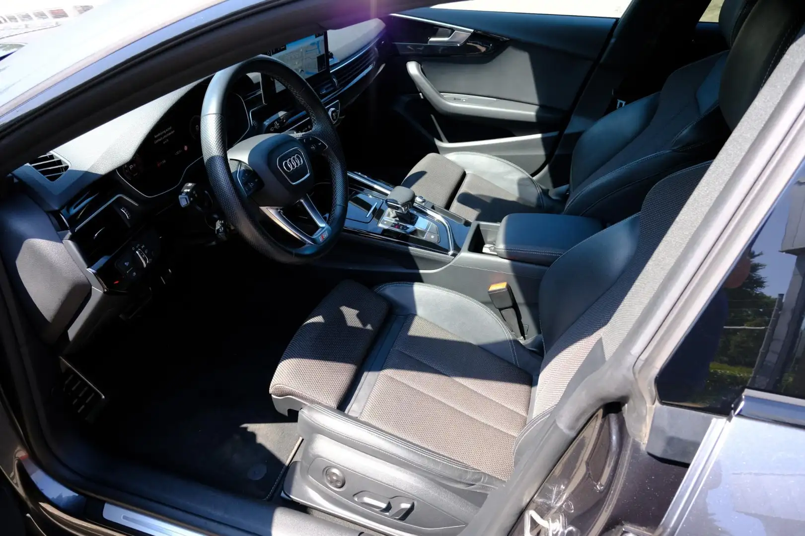 Audi A5 Sportback 40 TFSI 204pk S edition Competition Aut. Grijs - 2
