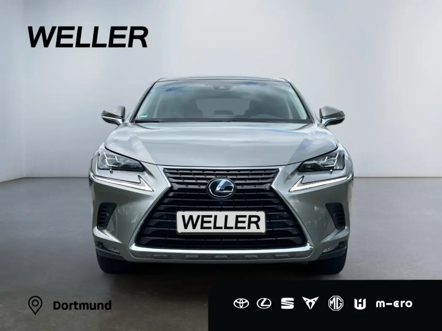 Lexus NX 300h E-FOUR Luxury Line *360°*HUD*Pano*Leder* Srebrny - 2